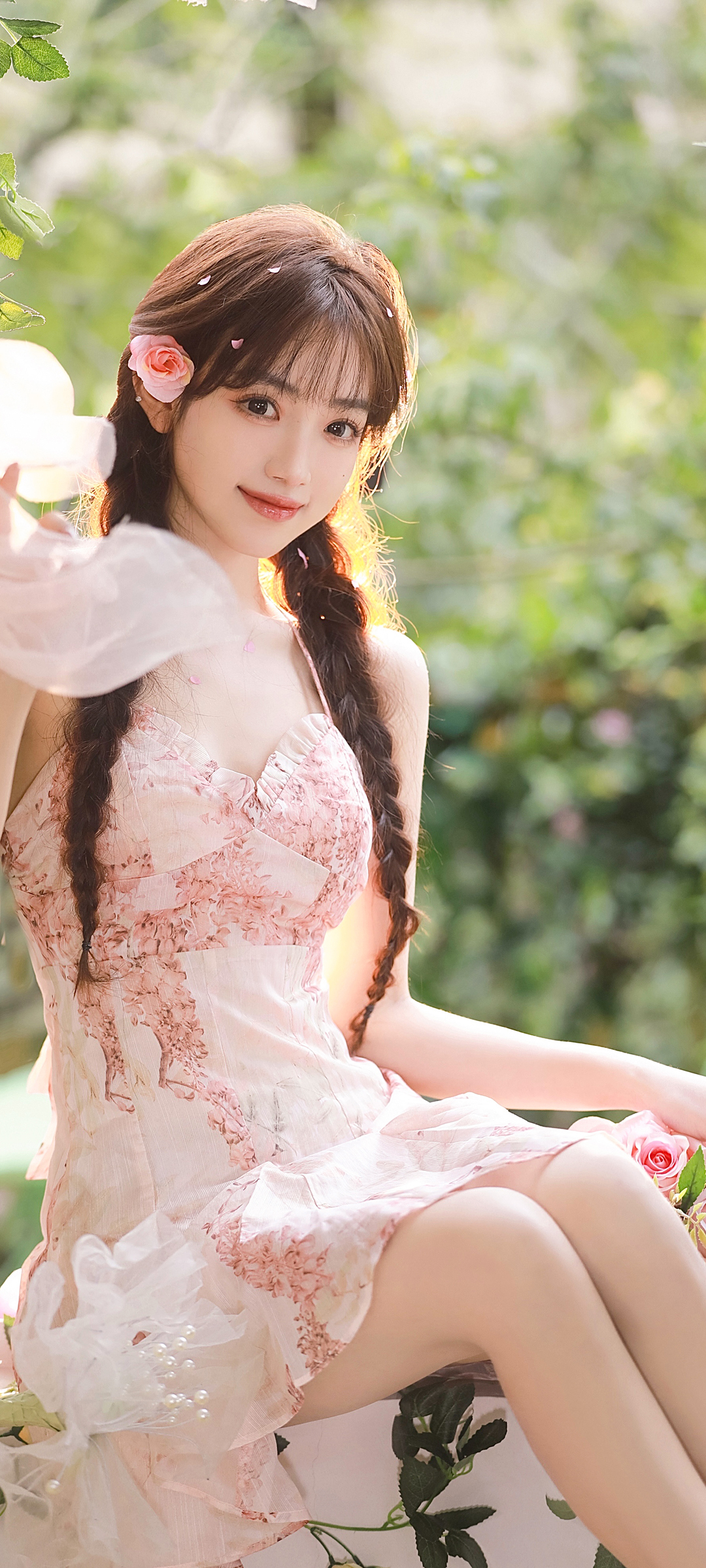 花园粉色裙子好看美女高清手机壁纸桌面