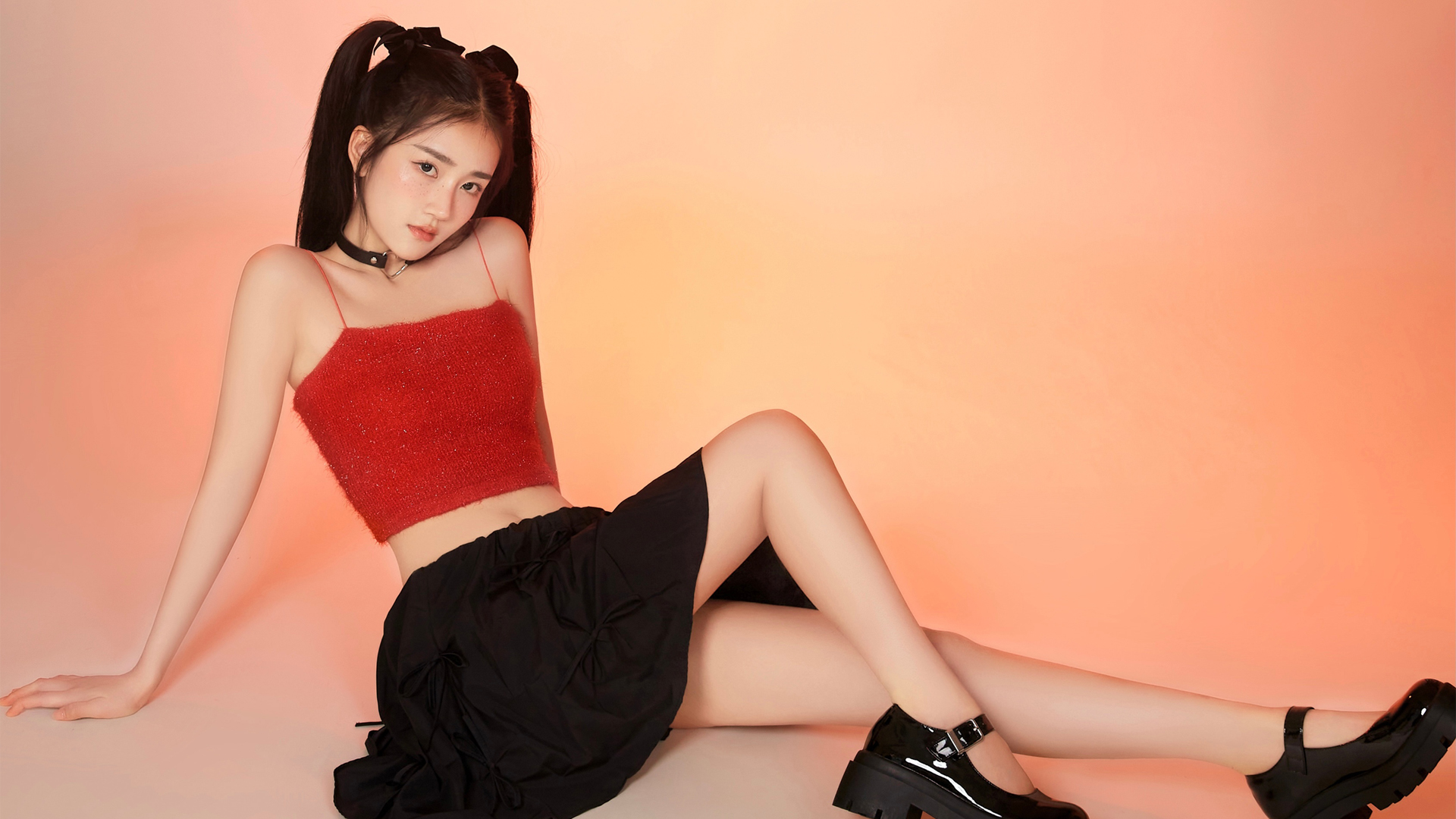 潘敏 红色吊带毛衣美女高清壁纸