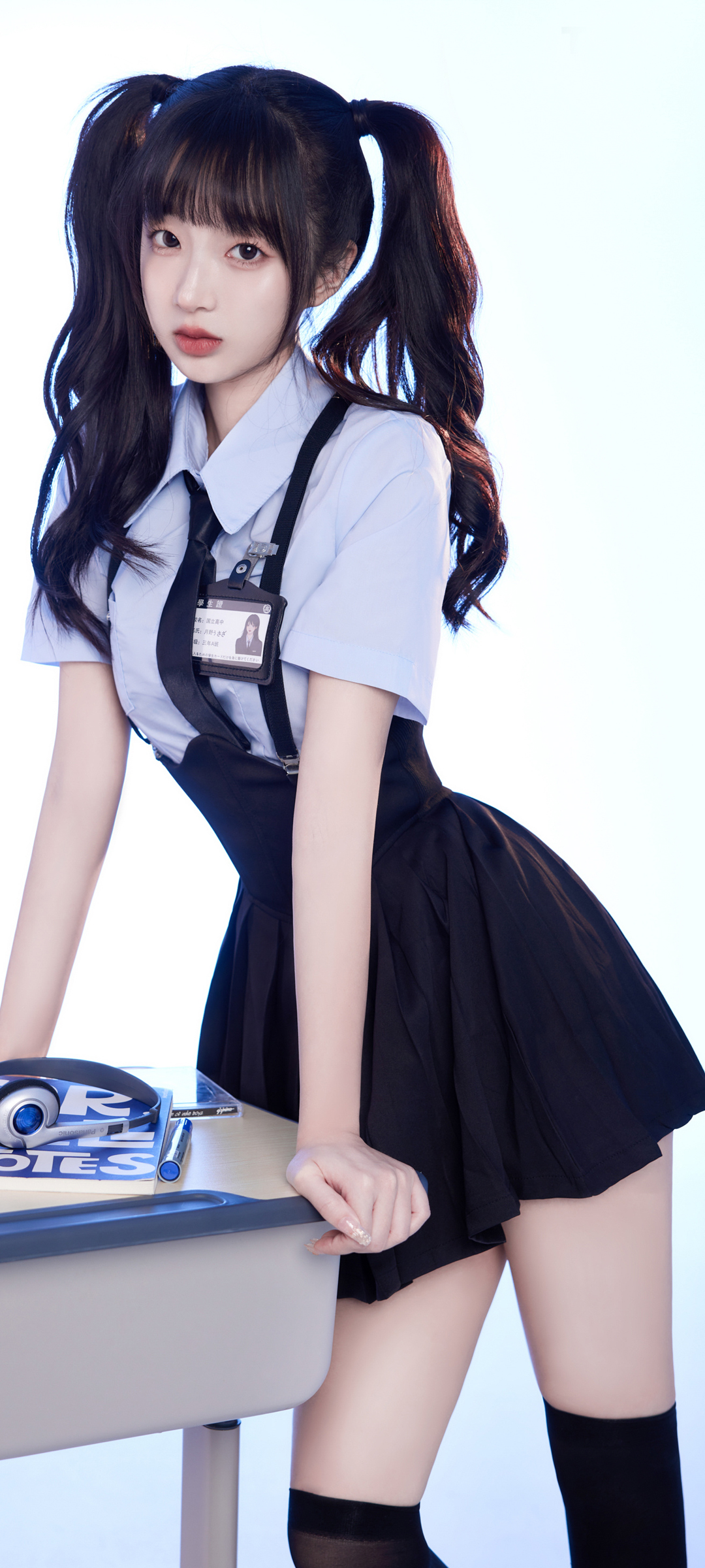 双马尾辫美女象韵洁 背带百褶裙美女高清手机壁纸