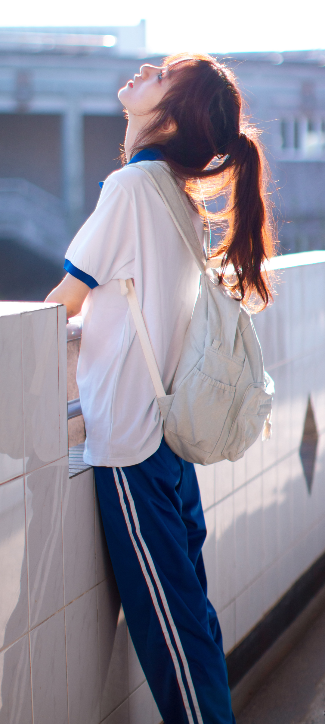 校服美女背影高清手机壁纸