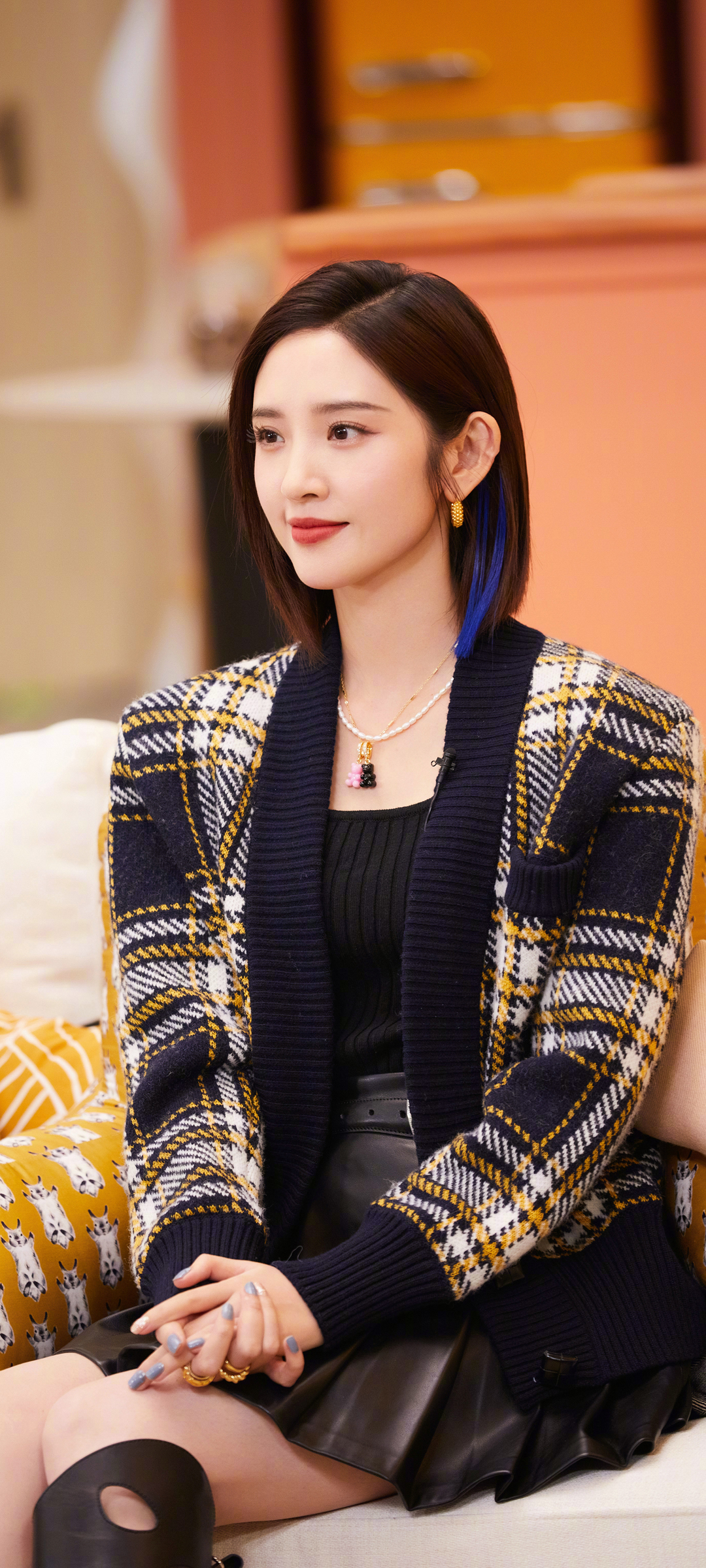 唐艺昕 黑色百褶裙 高颜值美女高清手机壁纸