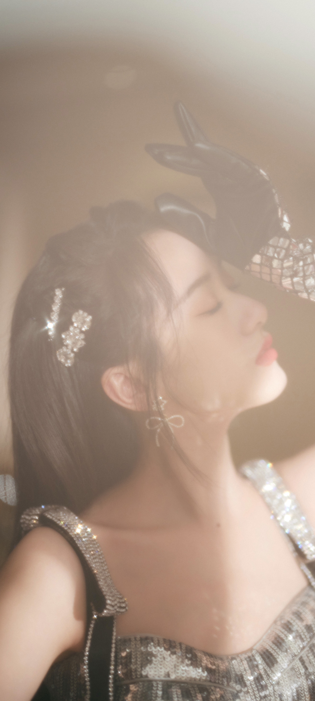 袁冰妍写真侧脸闭眼唯美高清手机壁纸