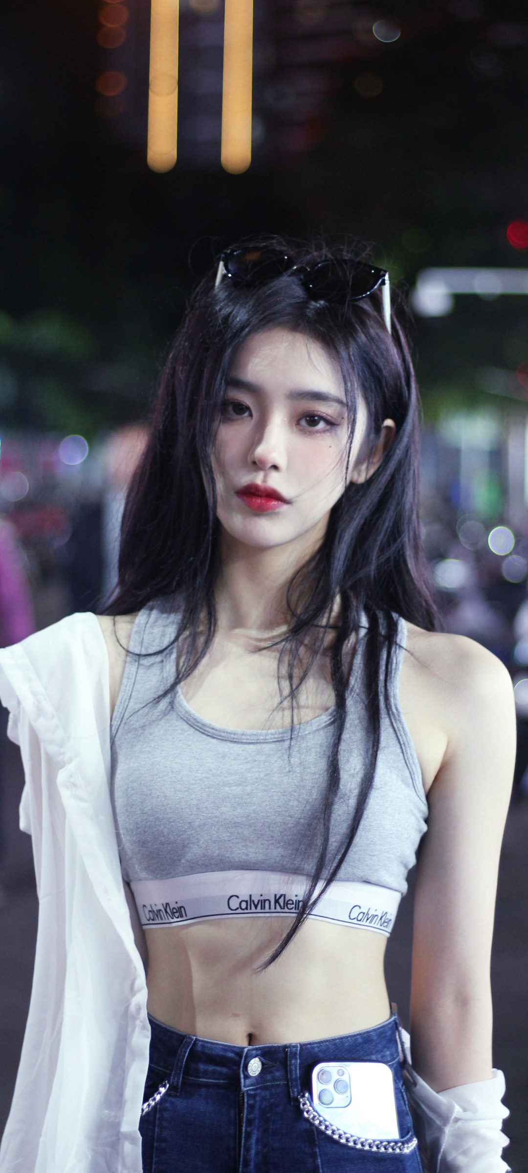 靓丽美女夜拍 长发 眼镜 全屏高清手机壁纸