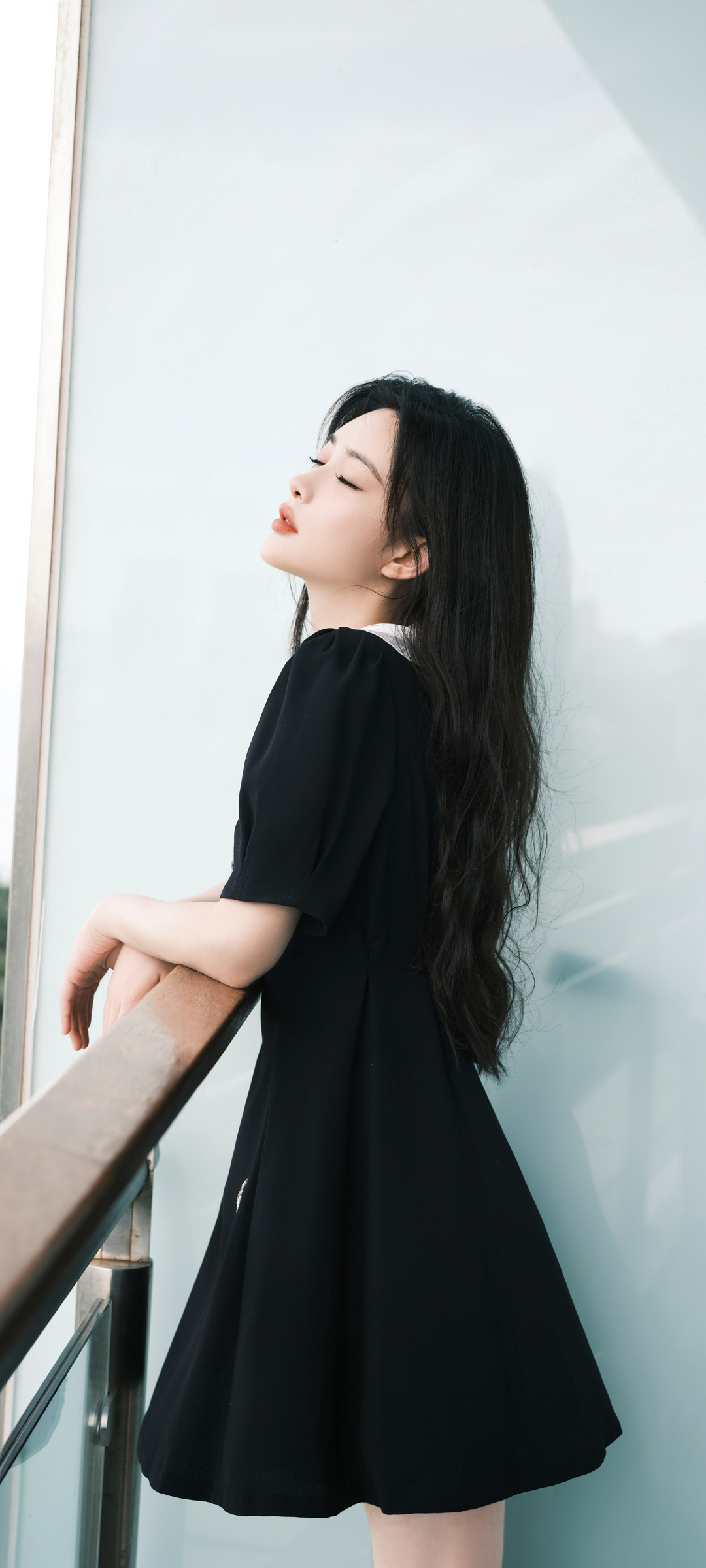 孟子义 黑色裙子美女高清手机壁纸桌面图片