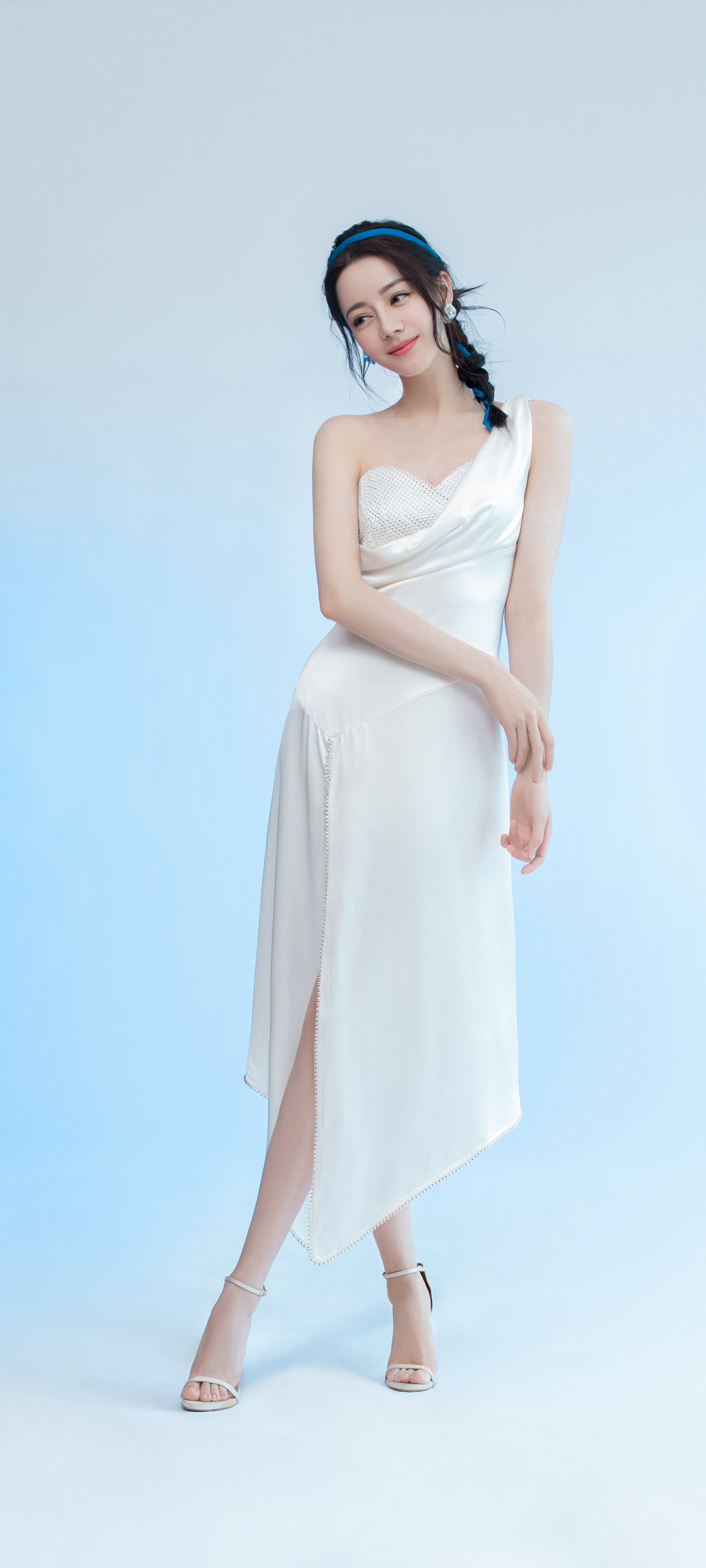 小清新白色裙子 清爽美女迪丽热巴高清手机壁纸图片