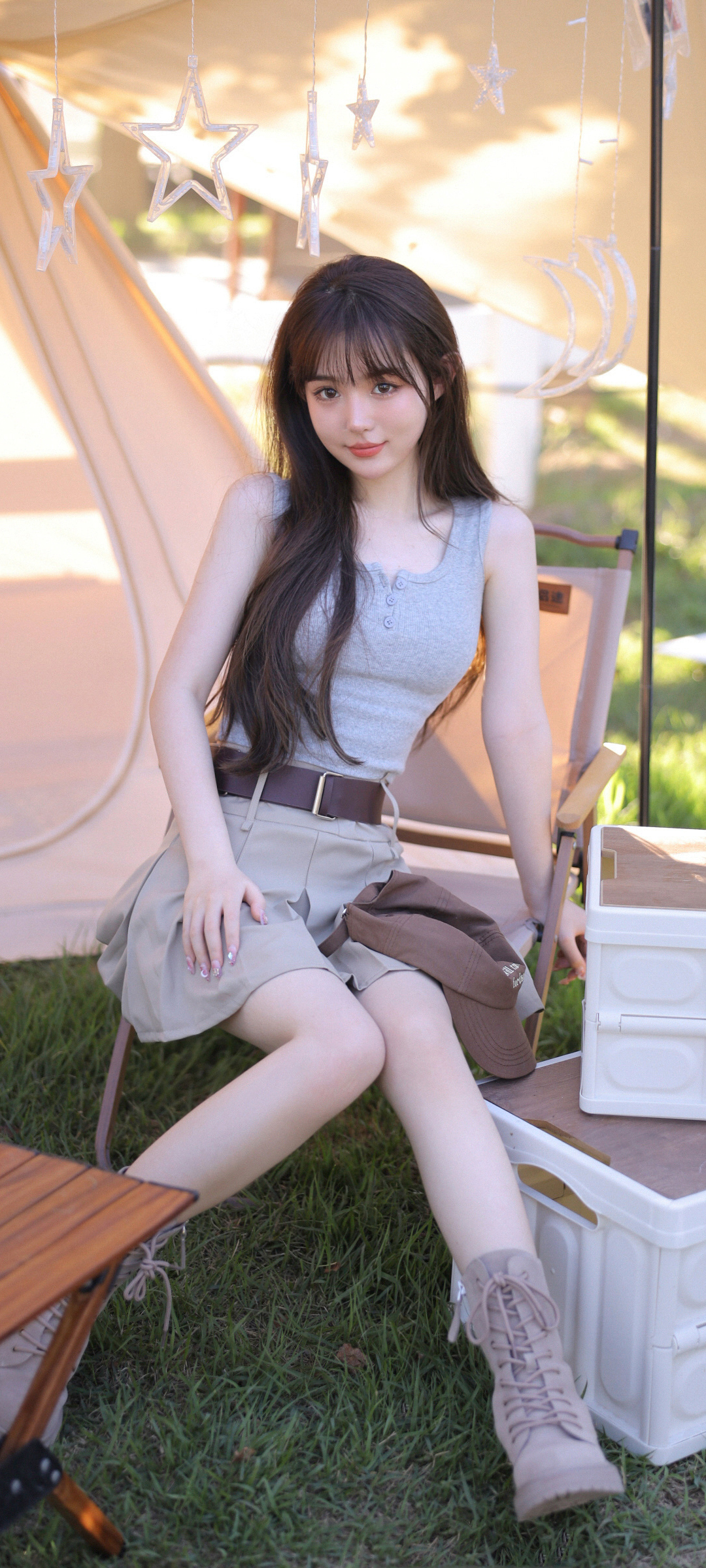 可爱美女 百褶裙夏天美女高清手机壁纸