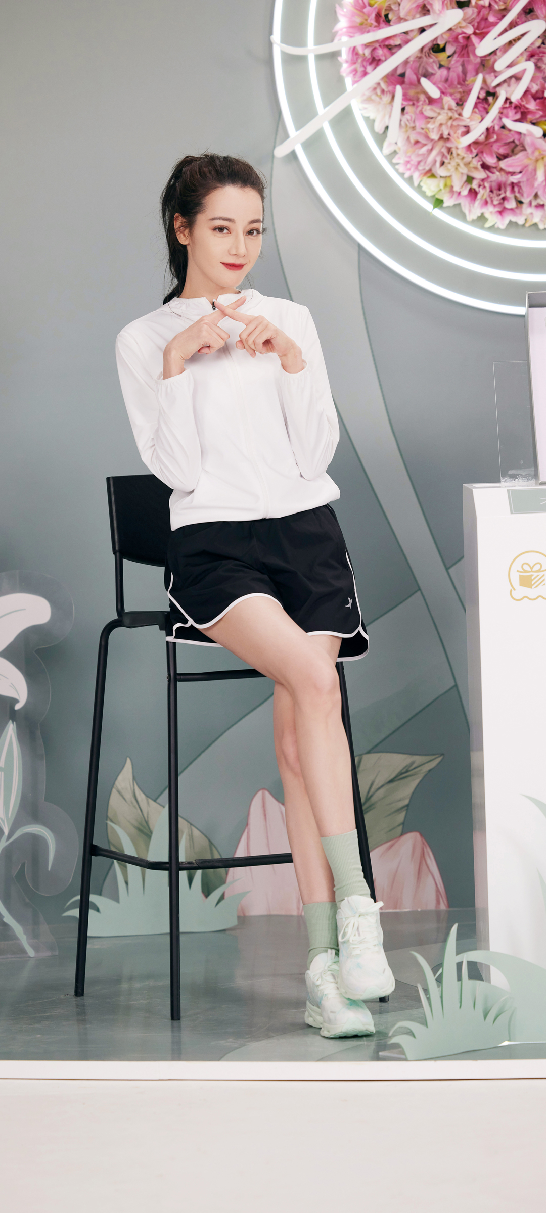 迪丽热巴 运动装 美女高清手机壁纸