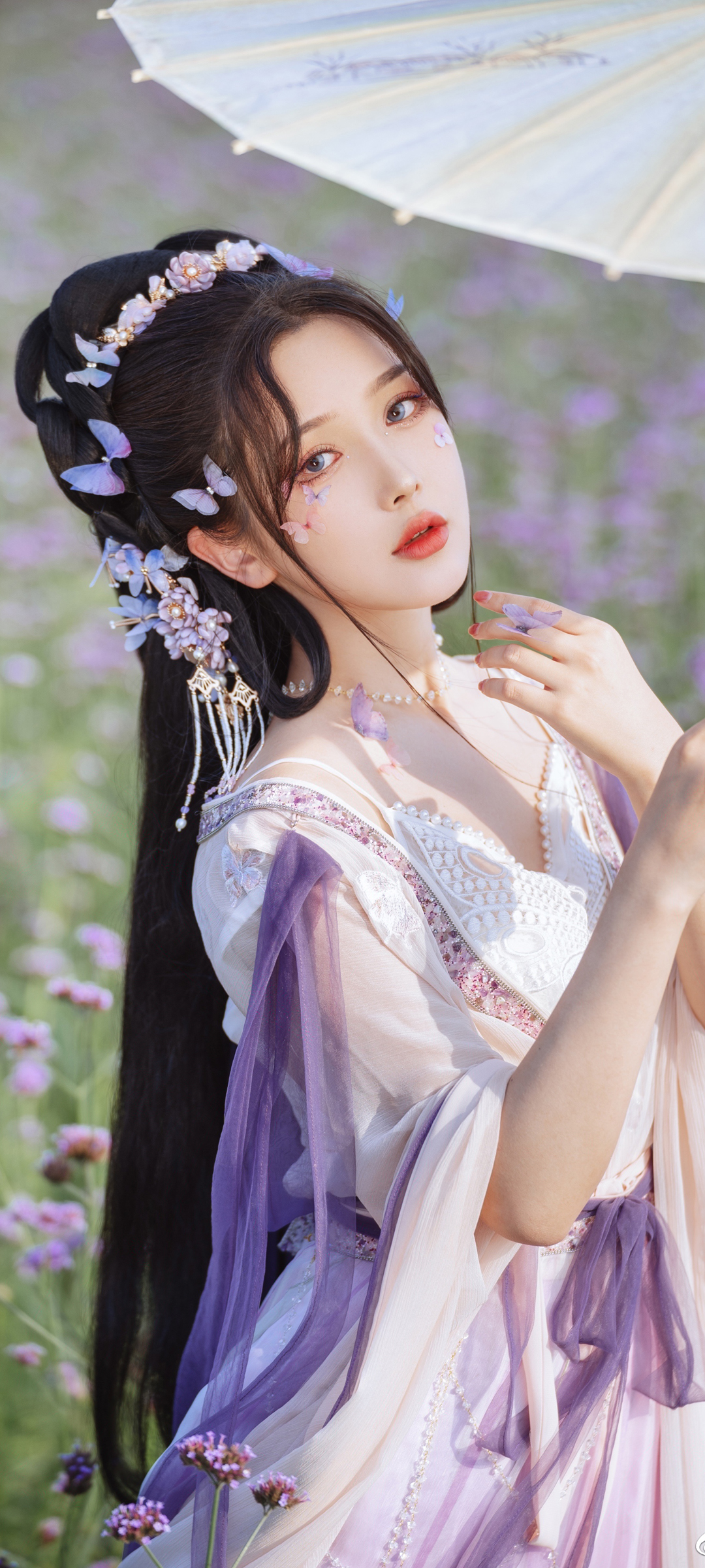 古装美女 纸伞 花海 美女高清手机壁纸