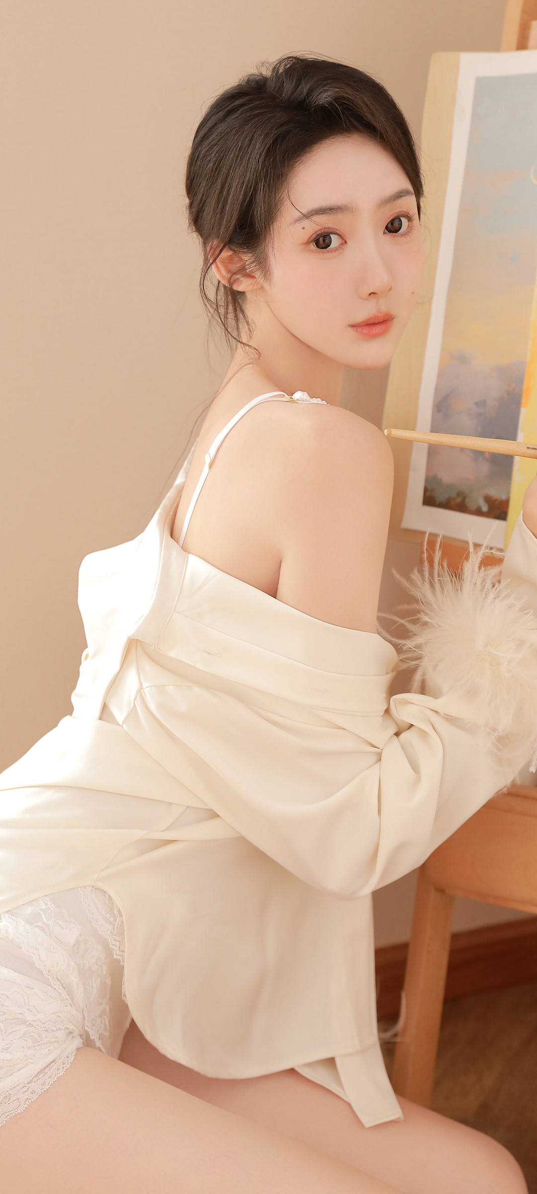 居家 清纯美女 睡衣 好身材 美背美女高清手机壁纸