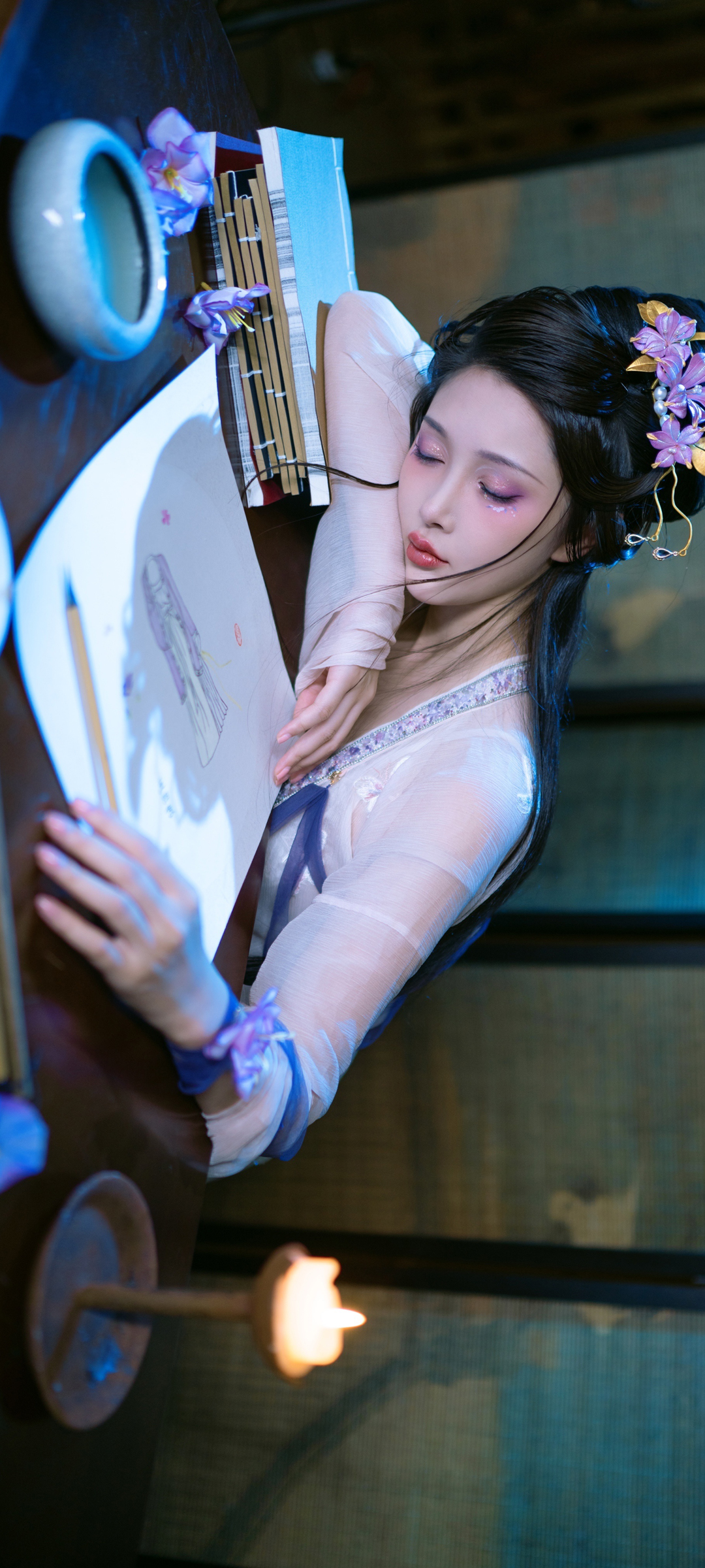 好看古装古风美女 闭眼 笔墨纸砚 中国风美女高清手机壁纸