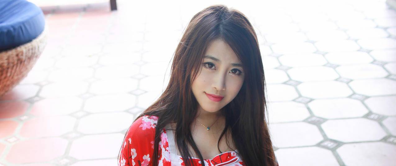 许诺Sabrina长发清纯美女带鱼屏高清壁纸