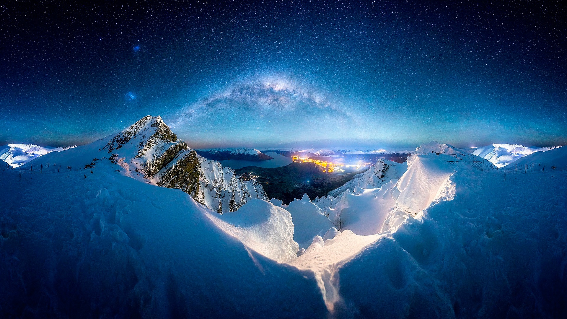 冬天雪山夜晚风景桌面高清壁纸