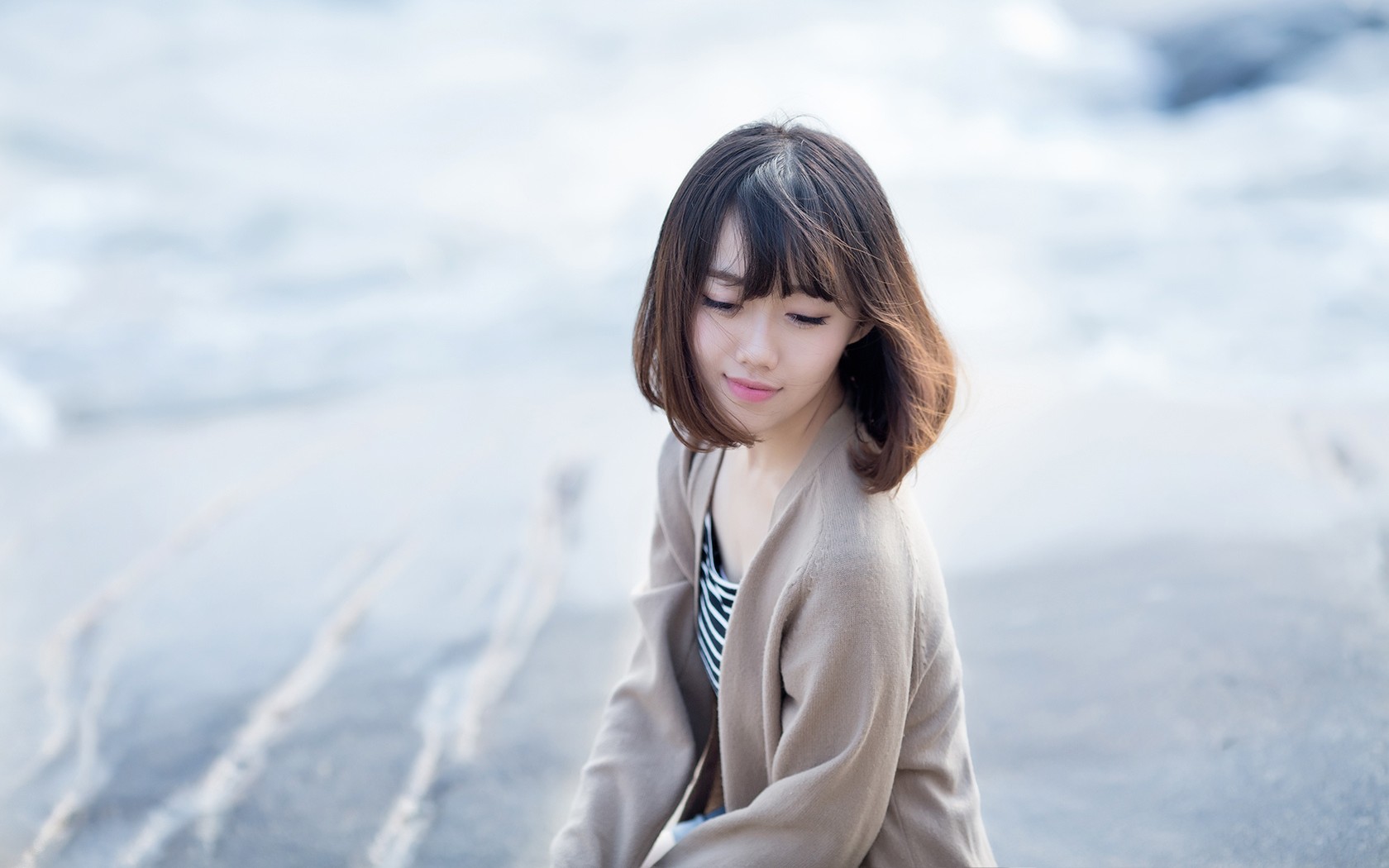 风吹乱我的短发,短发,气质,美女桌面高清壁纸