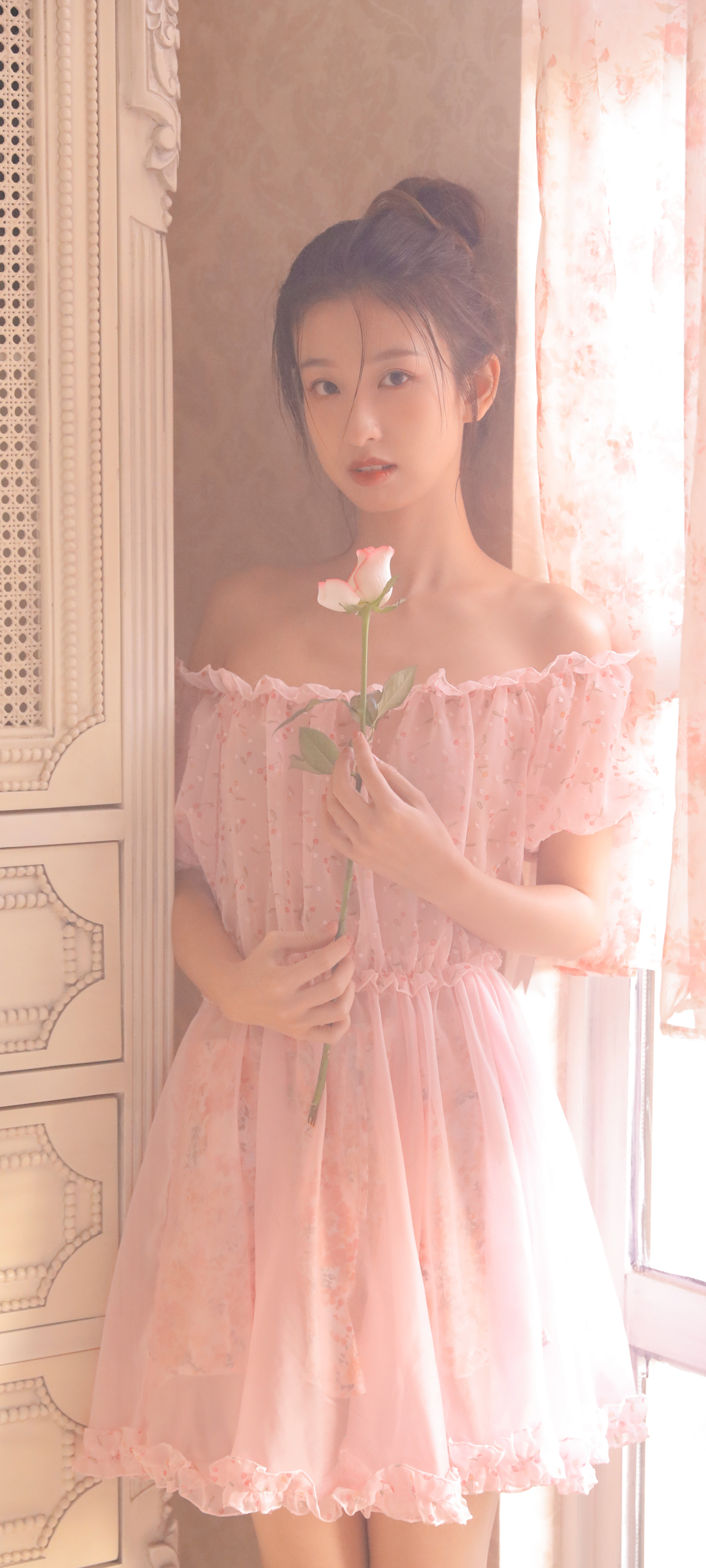居家美女冯丽林高清手机壁纸
