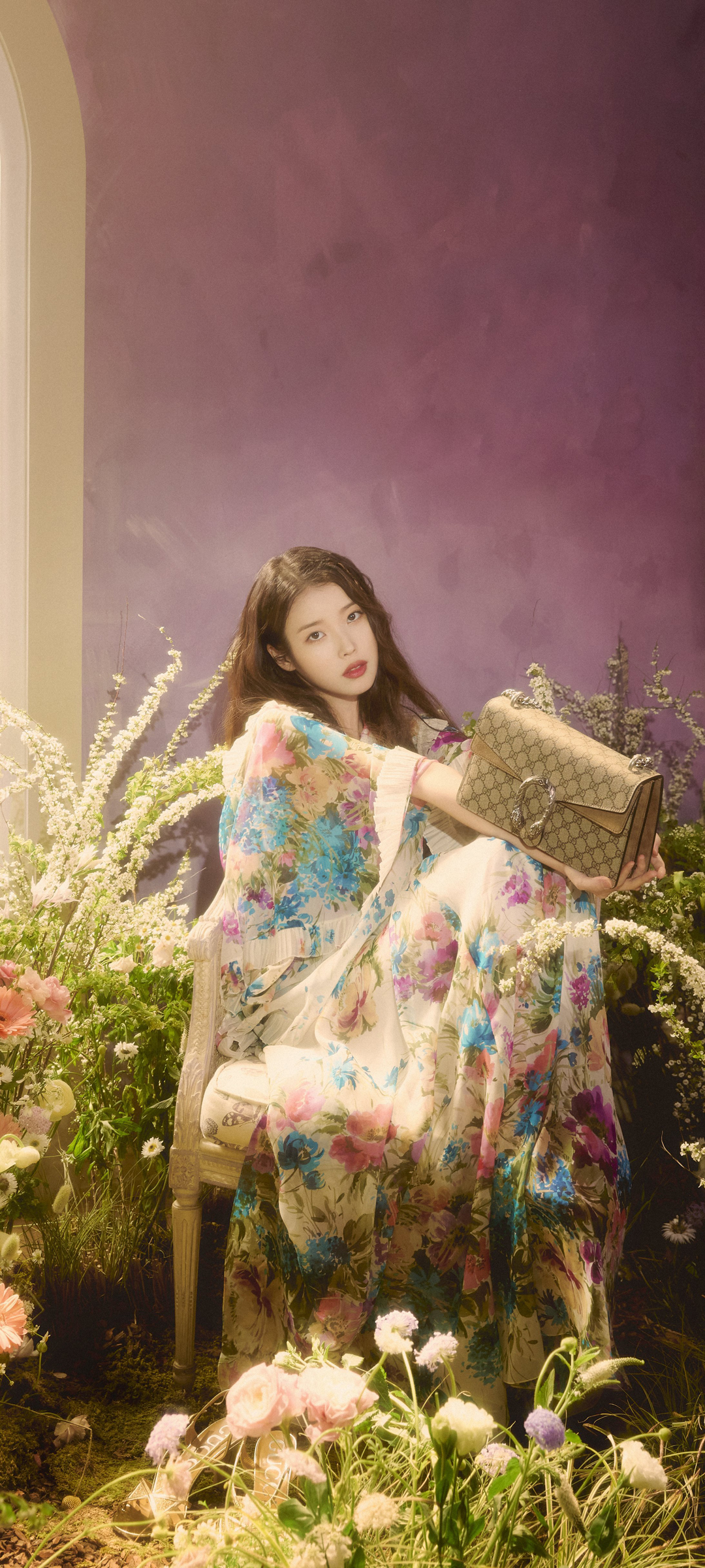李知恩 IU 花 包包 全屏高清手机壁纸