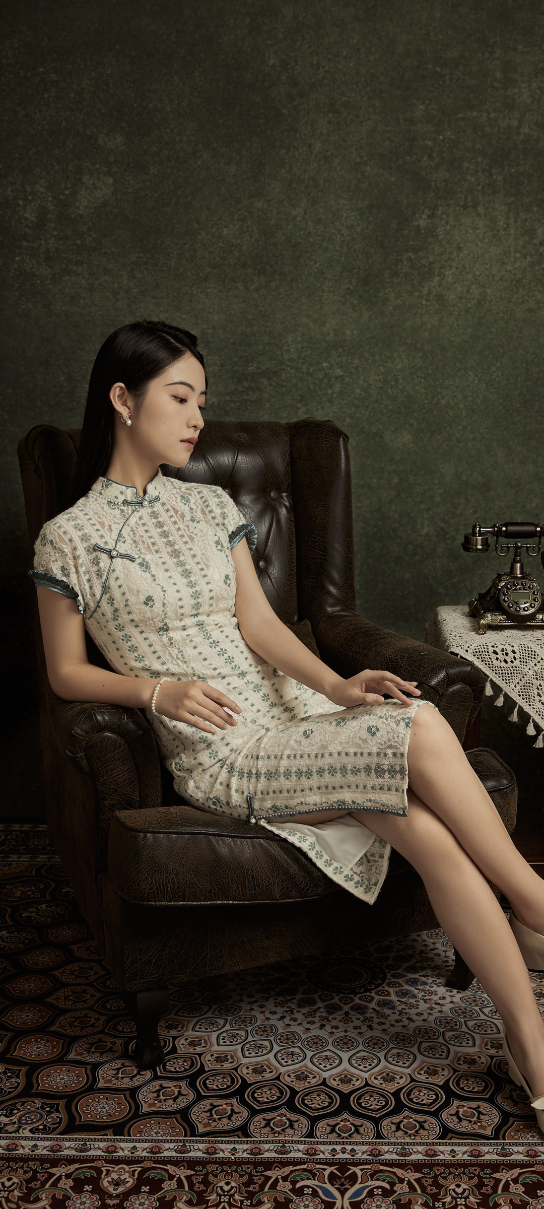 旗袍美女复古高清手机壁纸