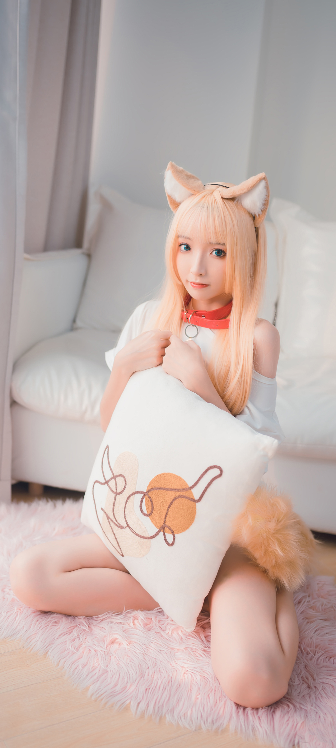 居家 沙发 cos 狐狸 可爱 美女高清手机壁纸