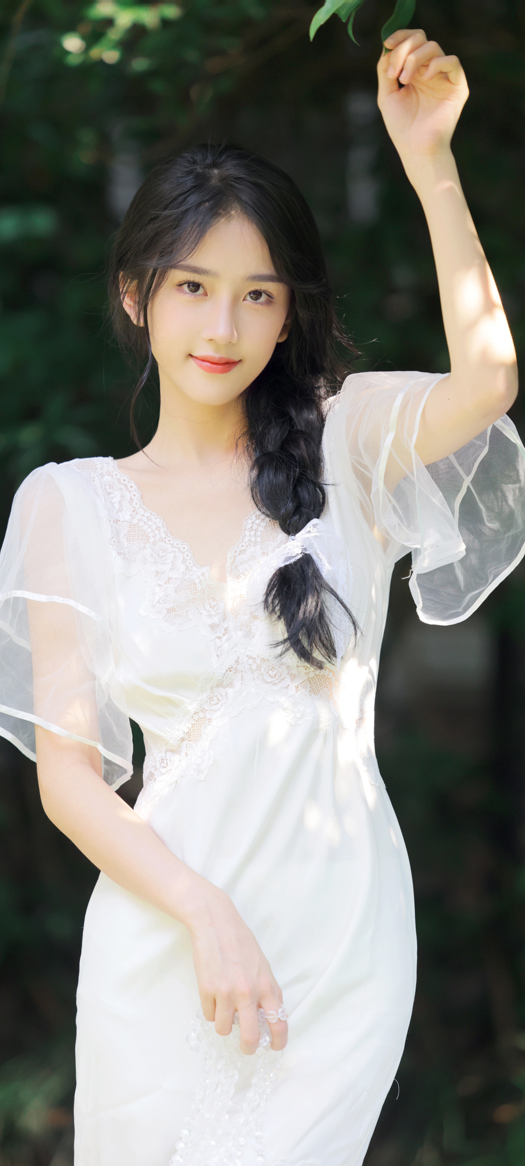 白色长裙子小清新美女高清手机壁纸