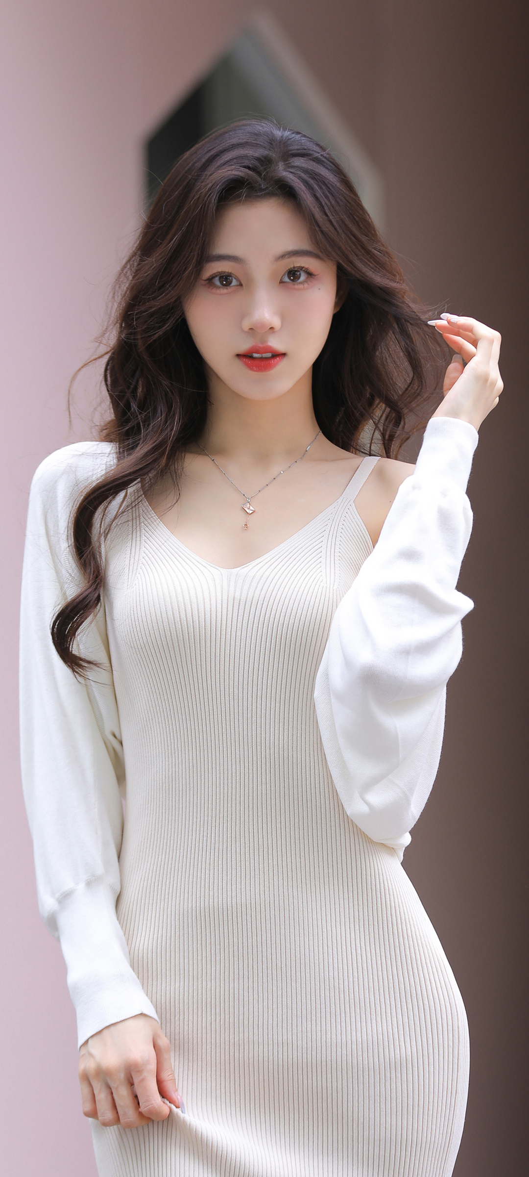 长卷发美女模特白色裙子高清手机壁纸桌面