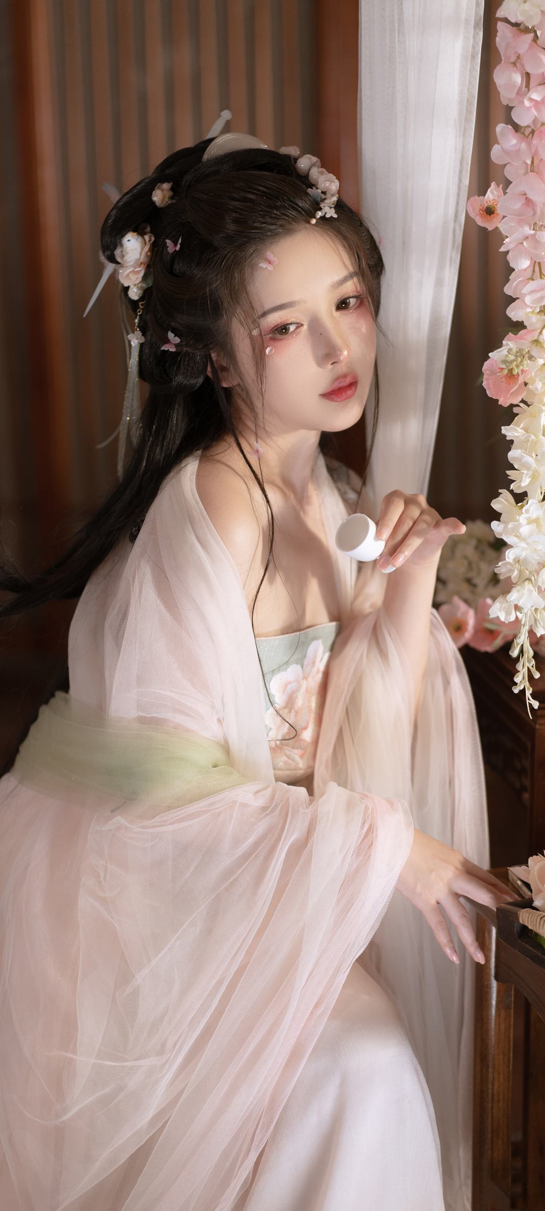 美女古风 古装 小酒杯 全屏高清手机壁纸