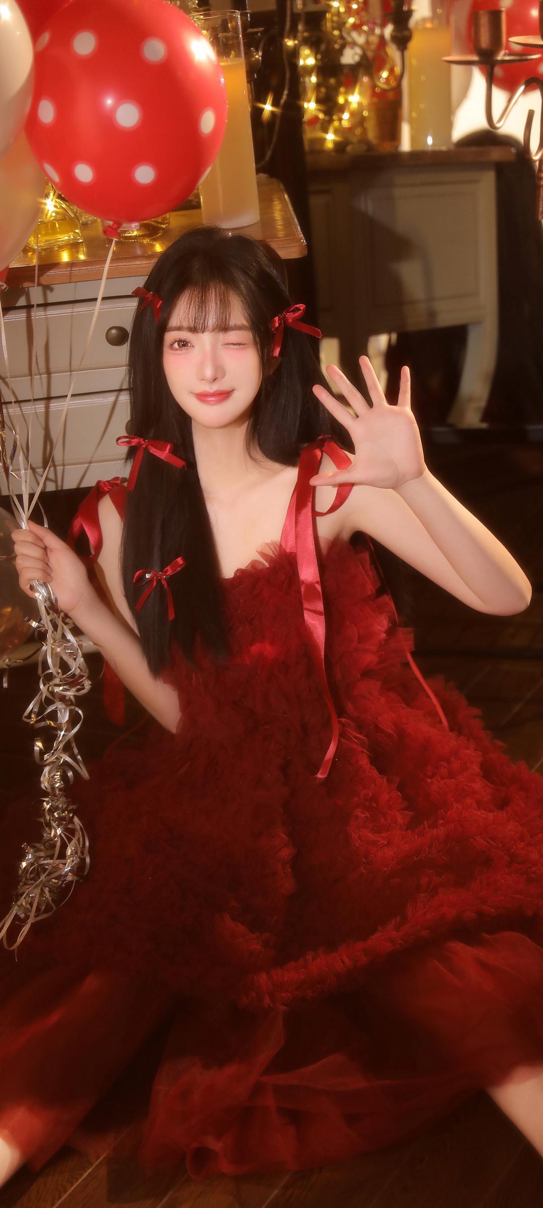 新年红色裙子美女高清手机壁纸图片