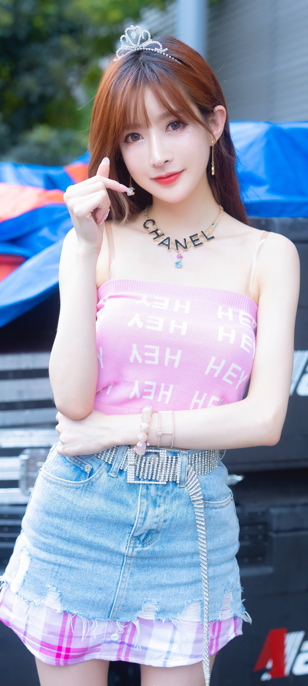 好看身材美女王羽杉牛仔短裙美女高清手机壁纸