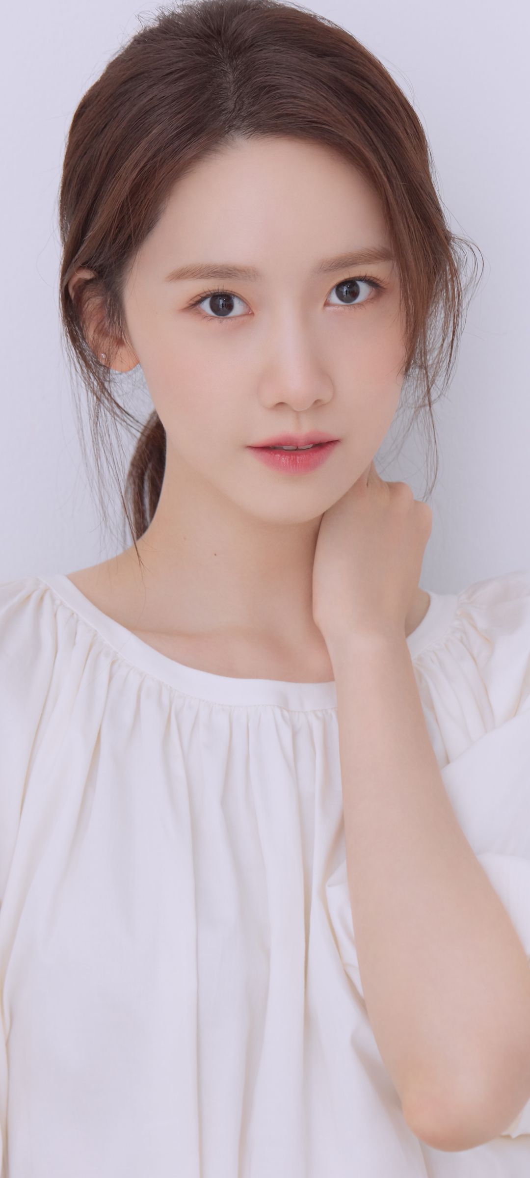 林允儿 白色衣服 高清全屏高清手机壁纸