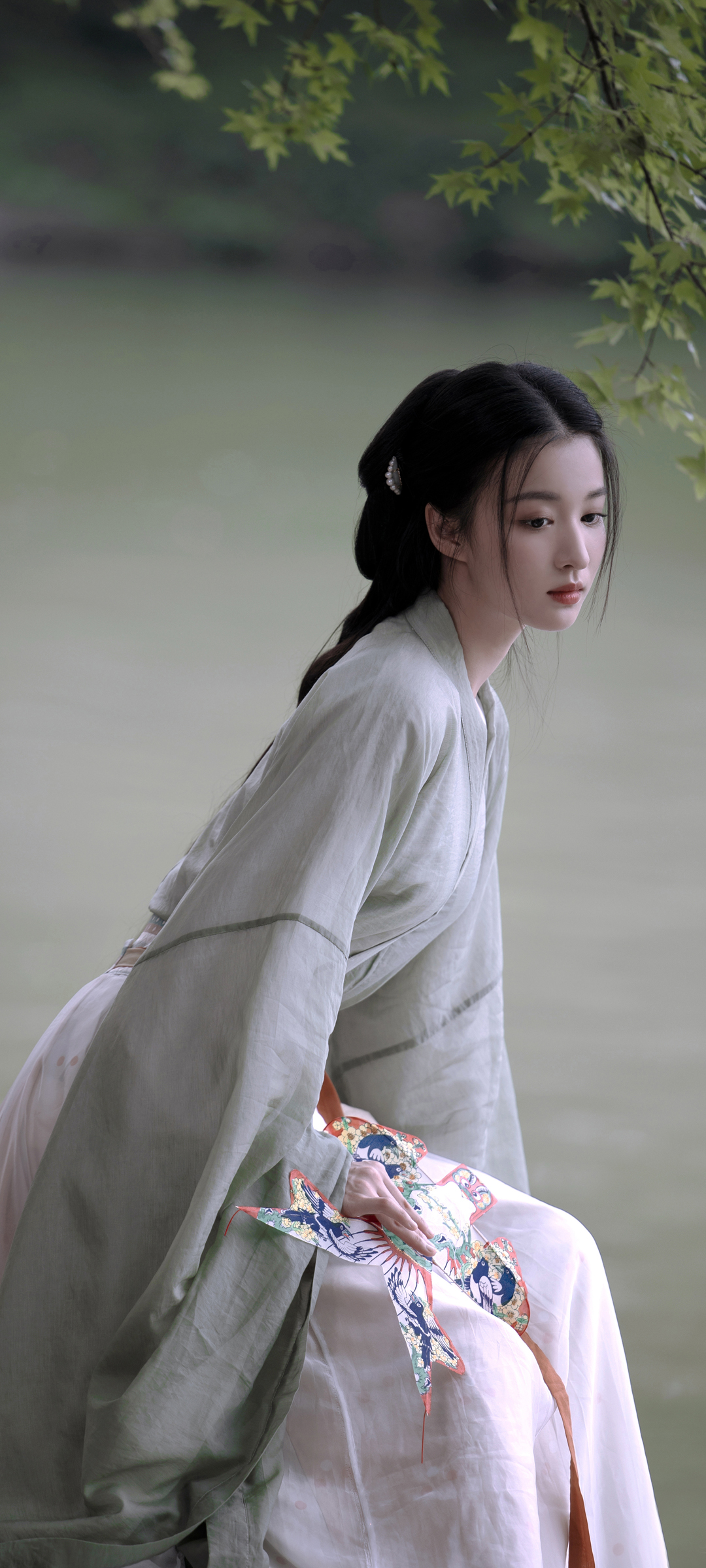 湖畔 清新自然美女汉服 王楚然精选高清手机壁纸