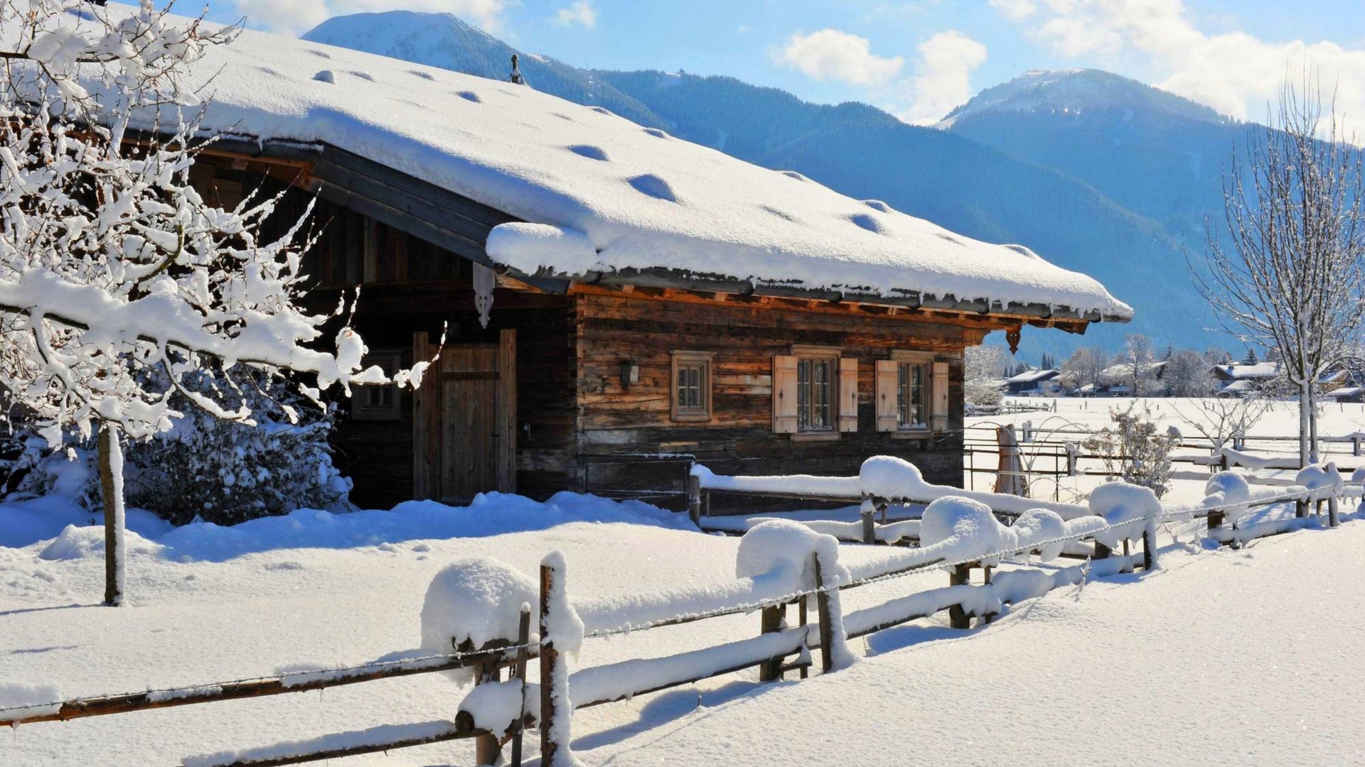冬天,积雪,房子,栅栏,山,风景,桌面高清壁纸
