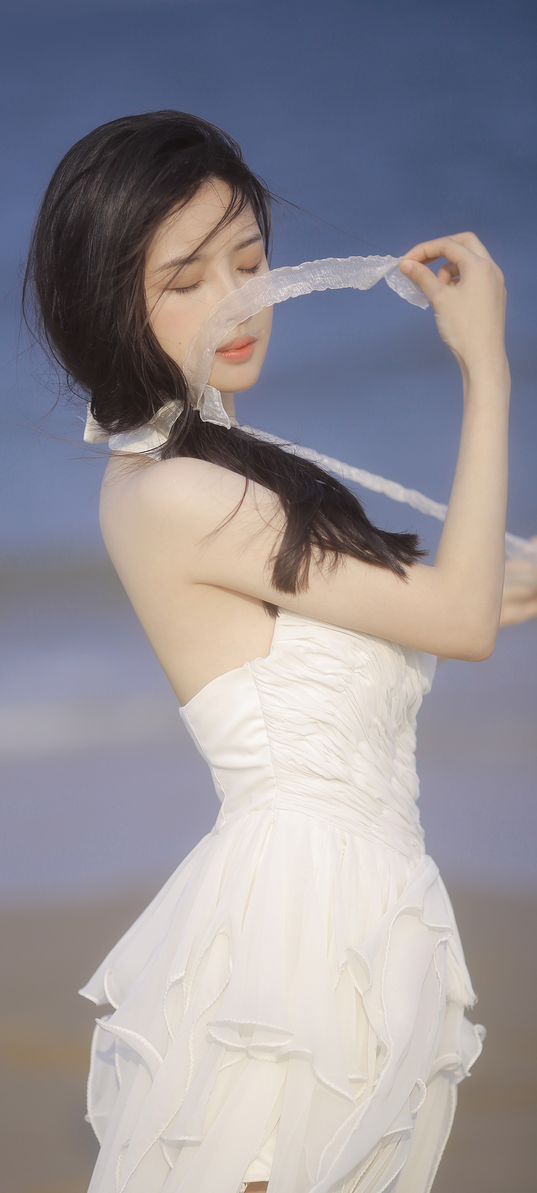 白色裙子美女唯美闭眼高清全屏高清手机壁纸