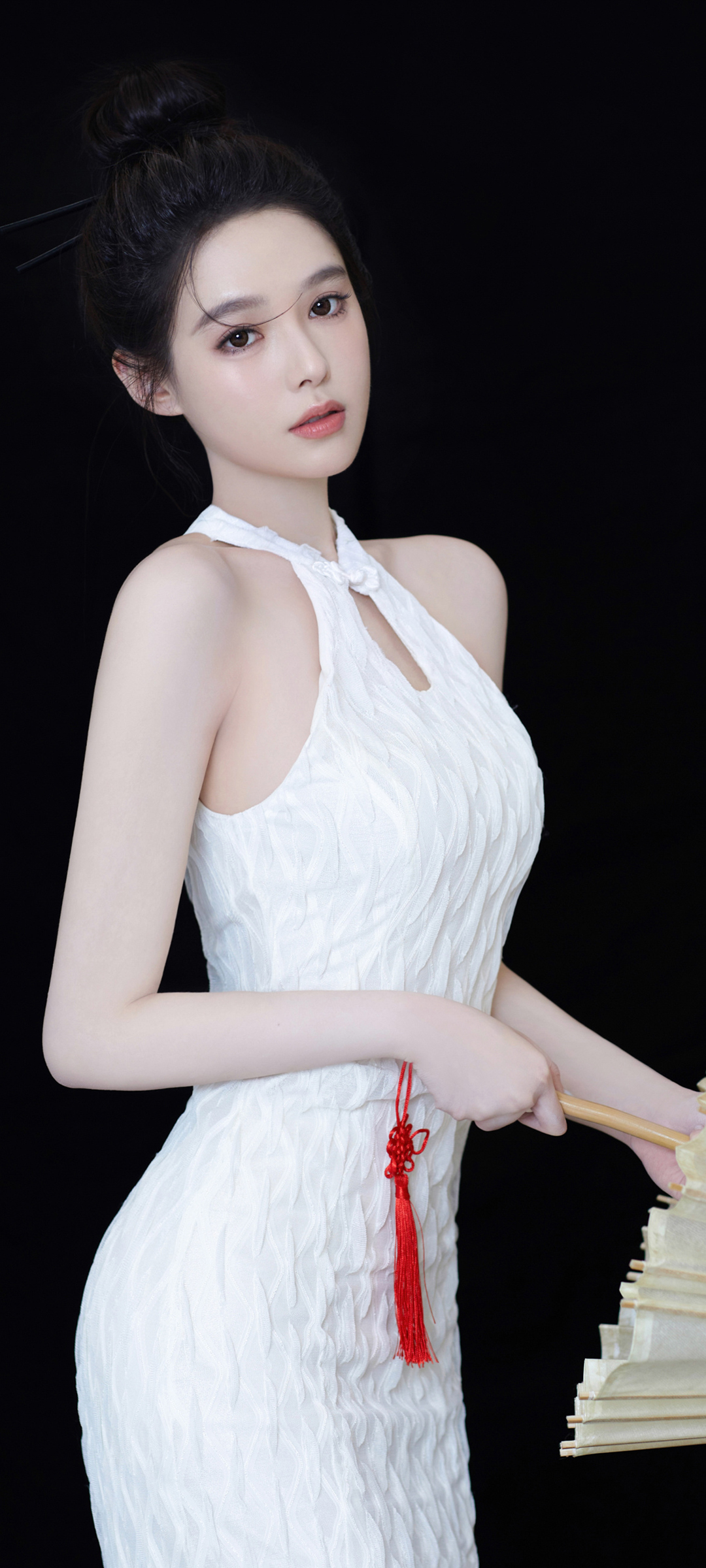 拿纸伞的美女全屏高清手机壁纸