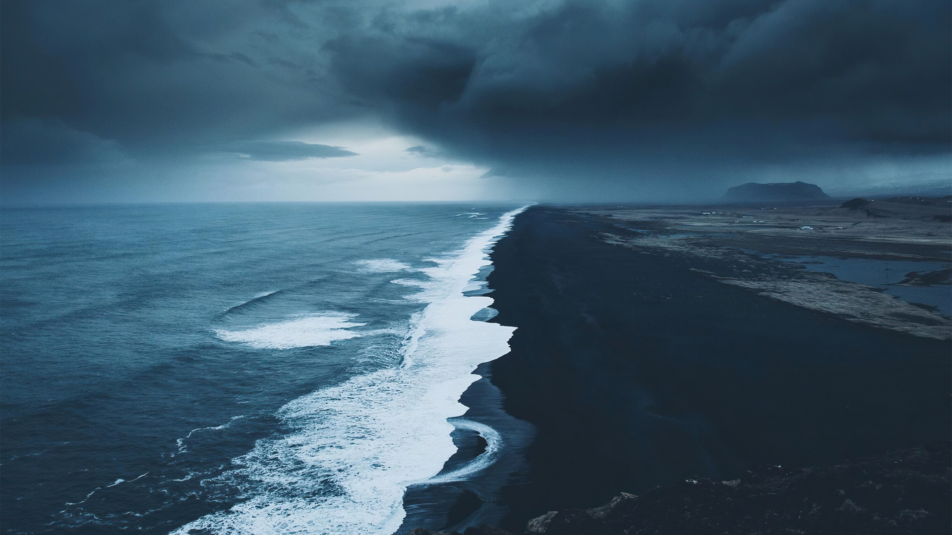 大海海浪黑白风景桌面高清壁纸
