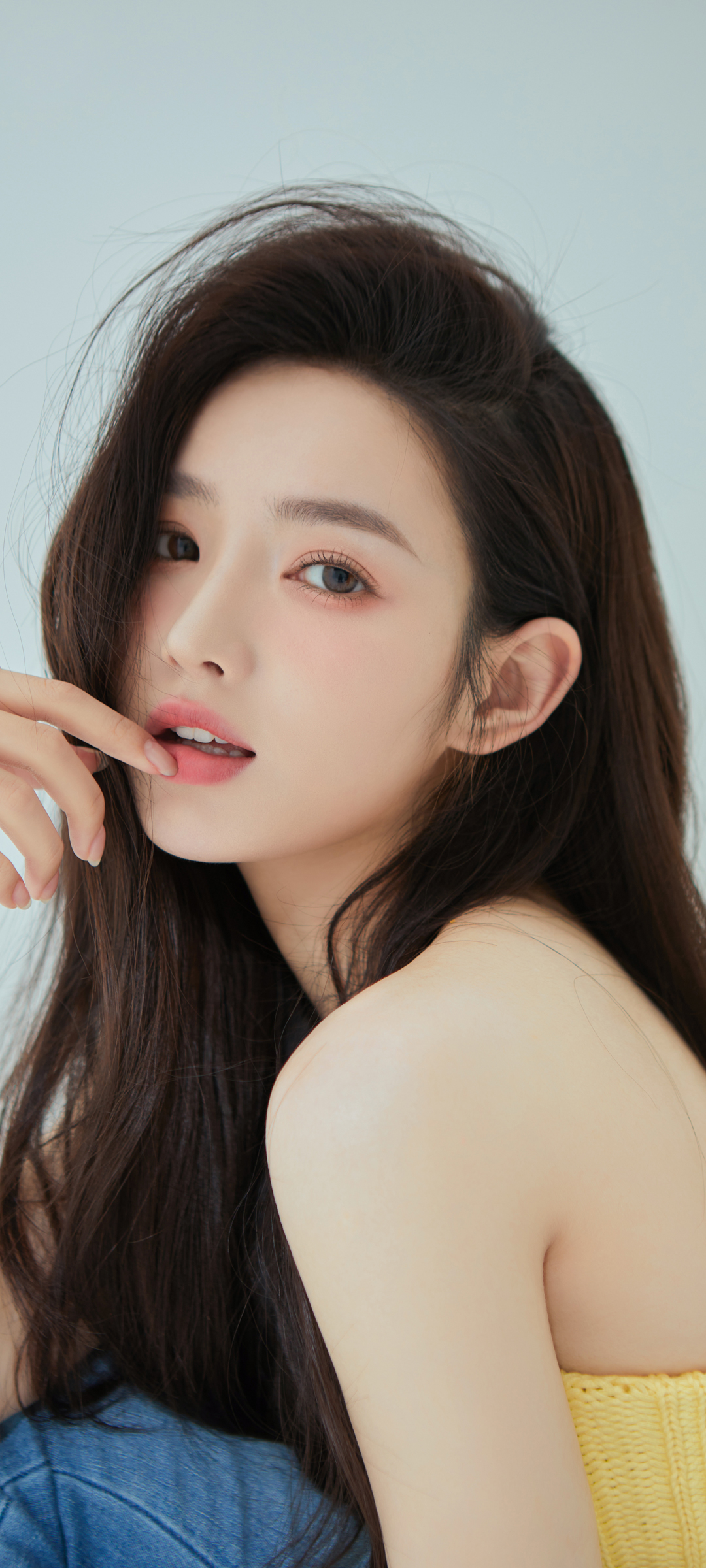 长发气质美女模特全屏高清手机壁纸
