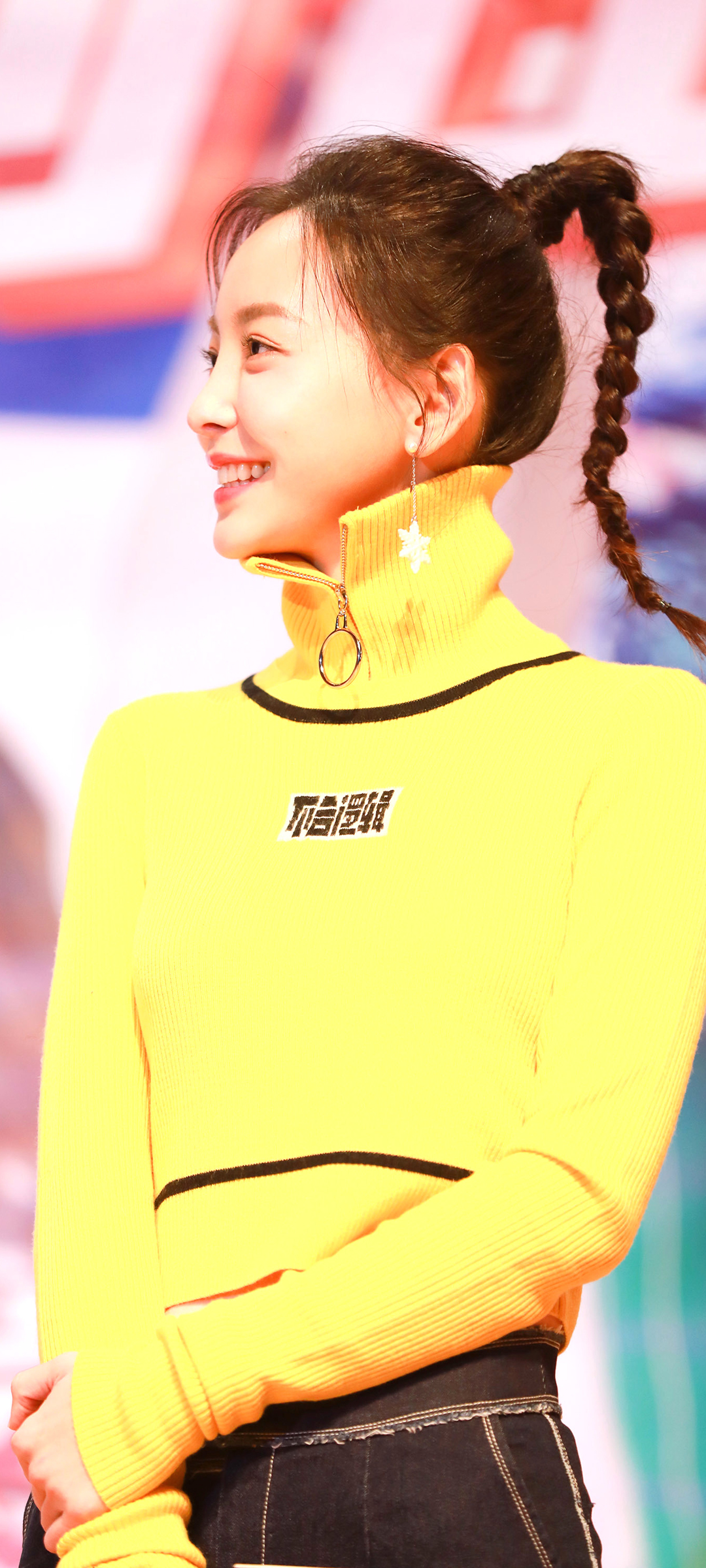 于文文 侧脸 美女 高清手机壁纸