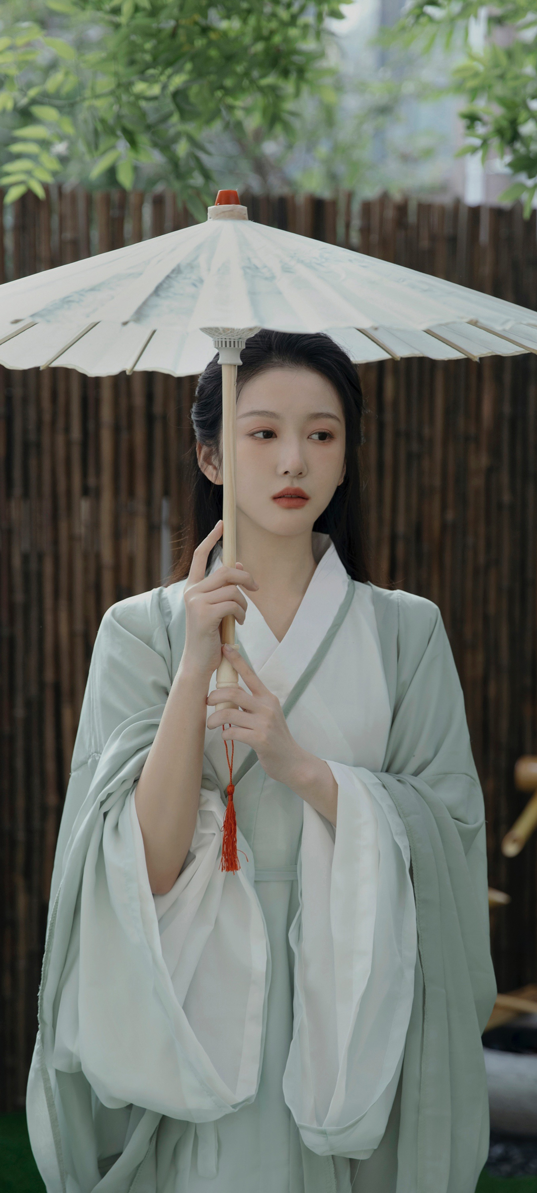 曹婉瑾 汉服美女伞高清手机壁纸