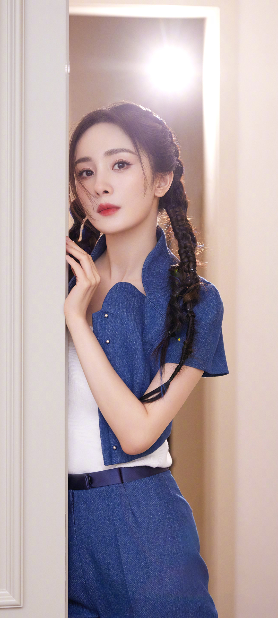 杨幂 牛仔套装 高清手机桌面图片