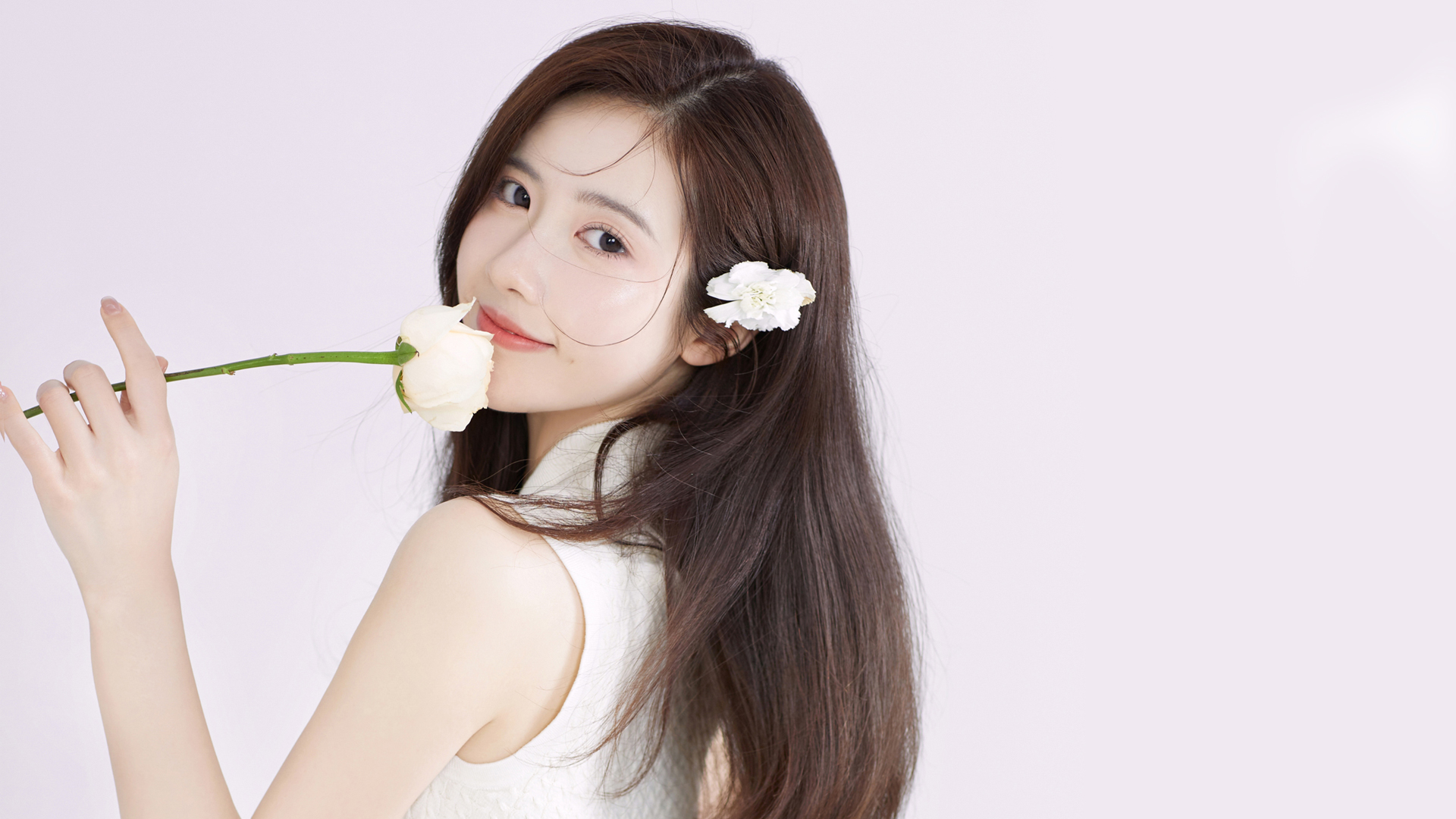 回眸美女 清新 干净 鲜花 4k美女高清壁纸