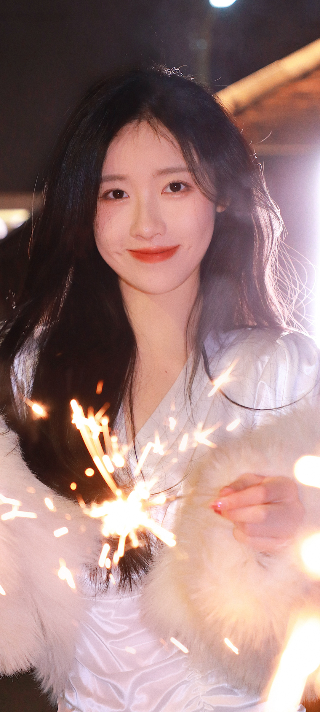 放烟花网红甜美美女高清手机壁纸