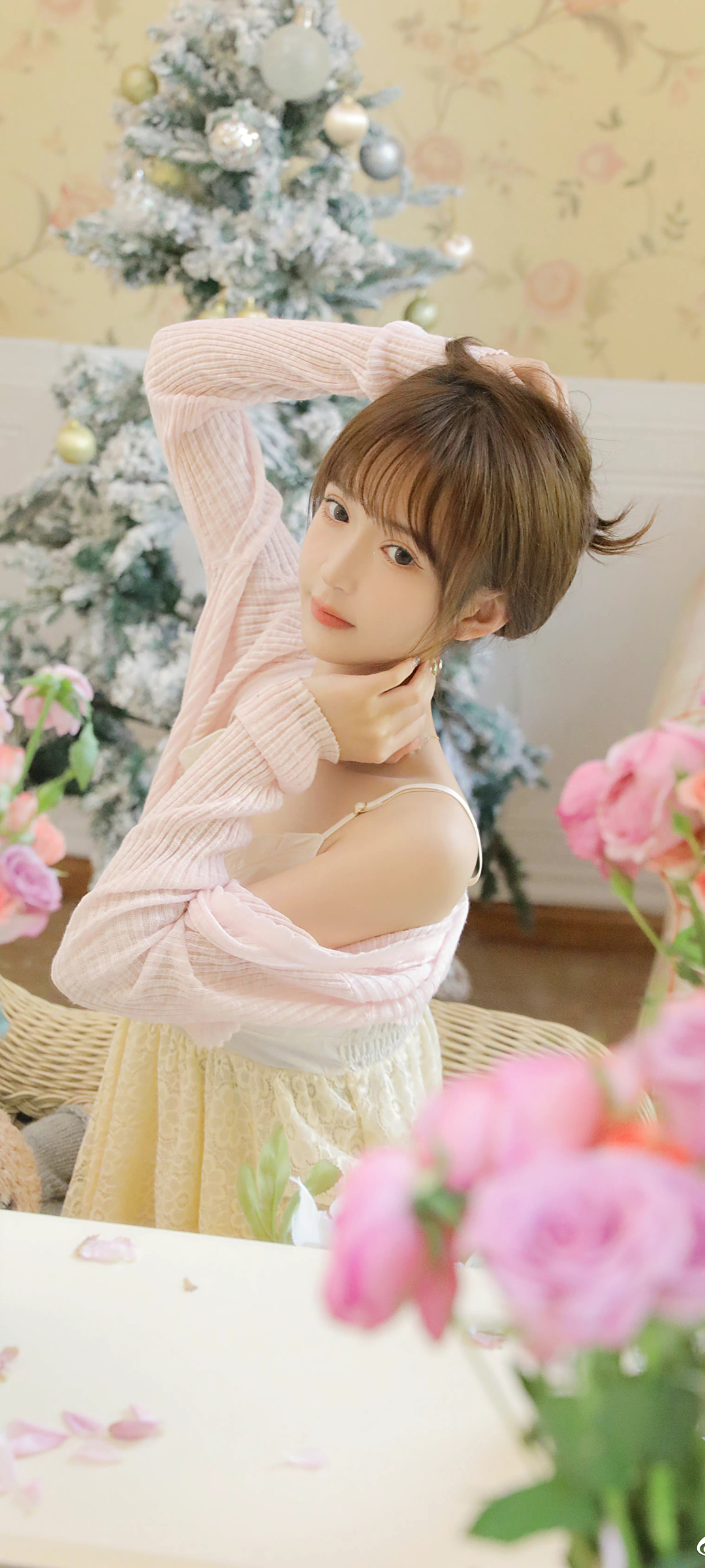 可爱 侧脸 居家美女 摄影 高清手机桌面