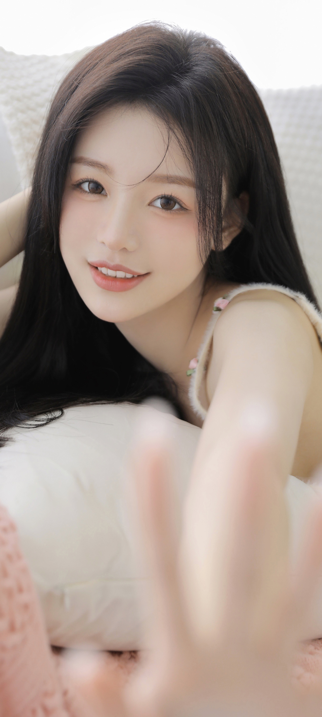 甜美 微笑 可爱居家美女 高清手机壁纸图片