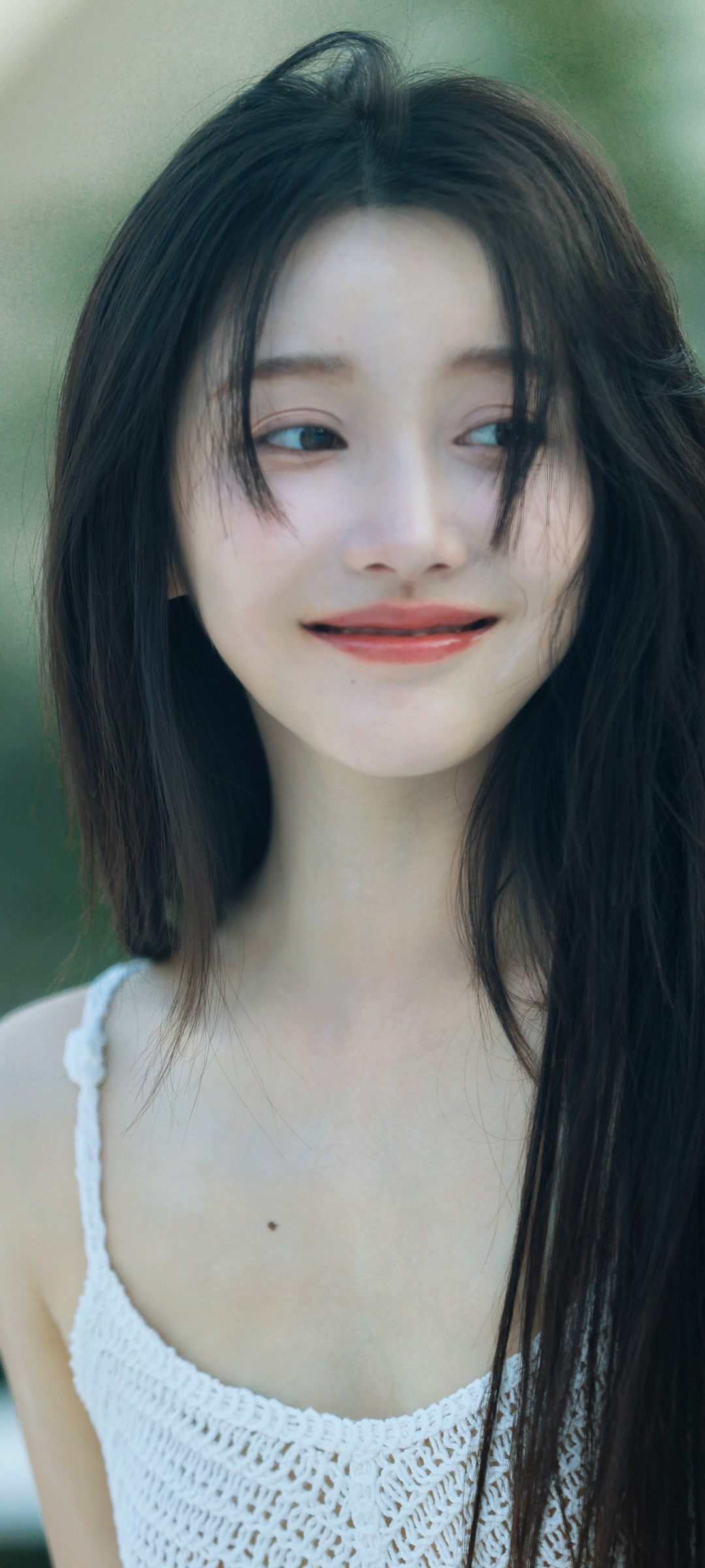 可爱清纯长发美女姜贞羽高清手机壁纸