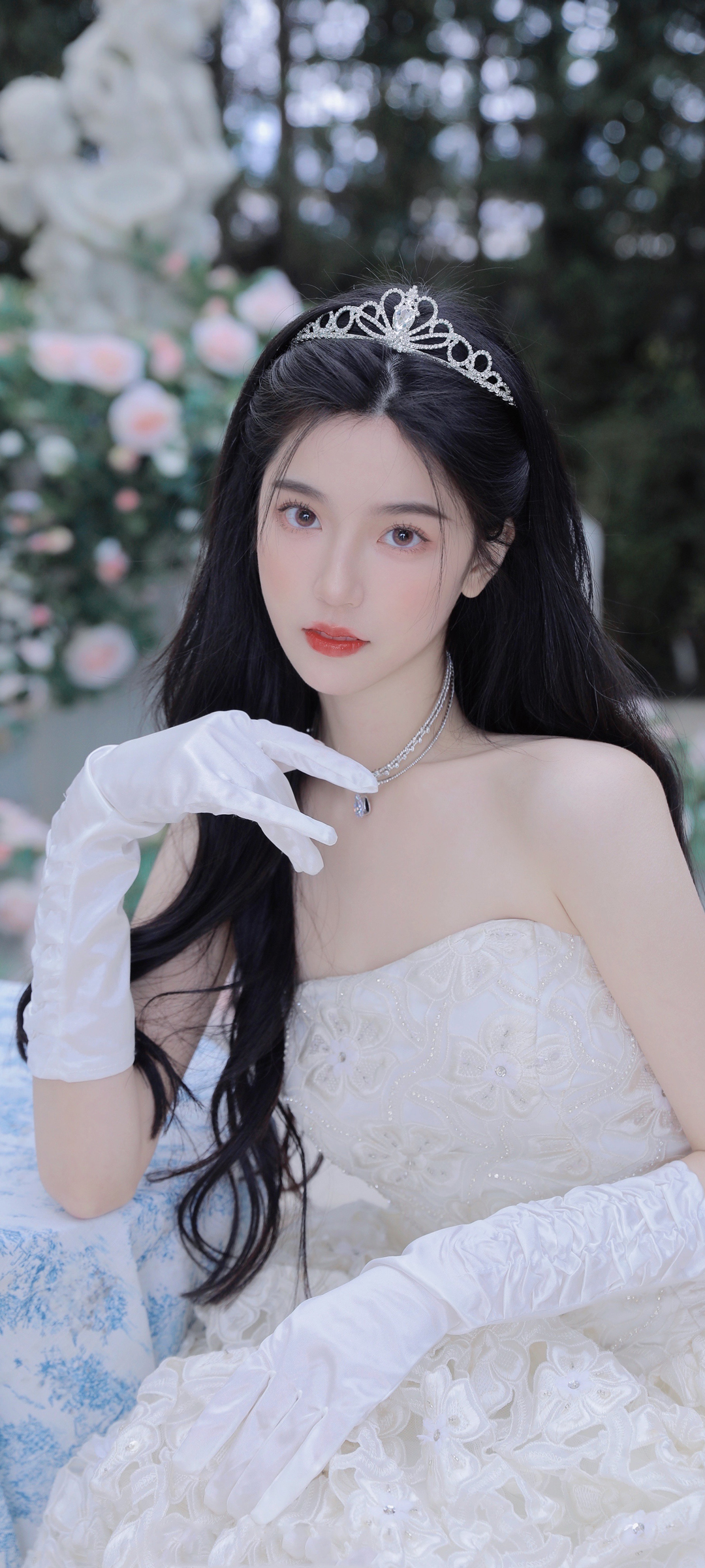 白色婚纱 裙子 新娘 皇冠饰品 美女 高清 好看 高清手机 壁纸 图片