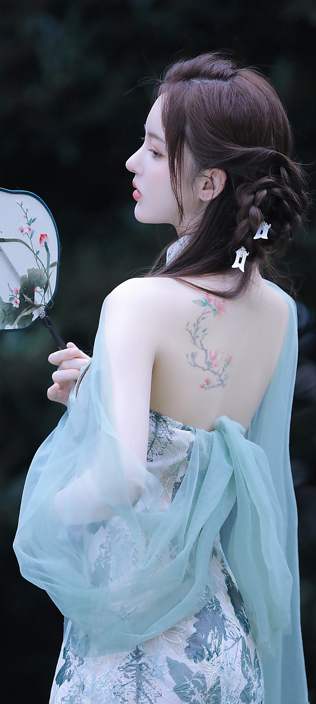 唯美古风女子 背部 美女高清手机壁纸