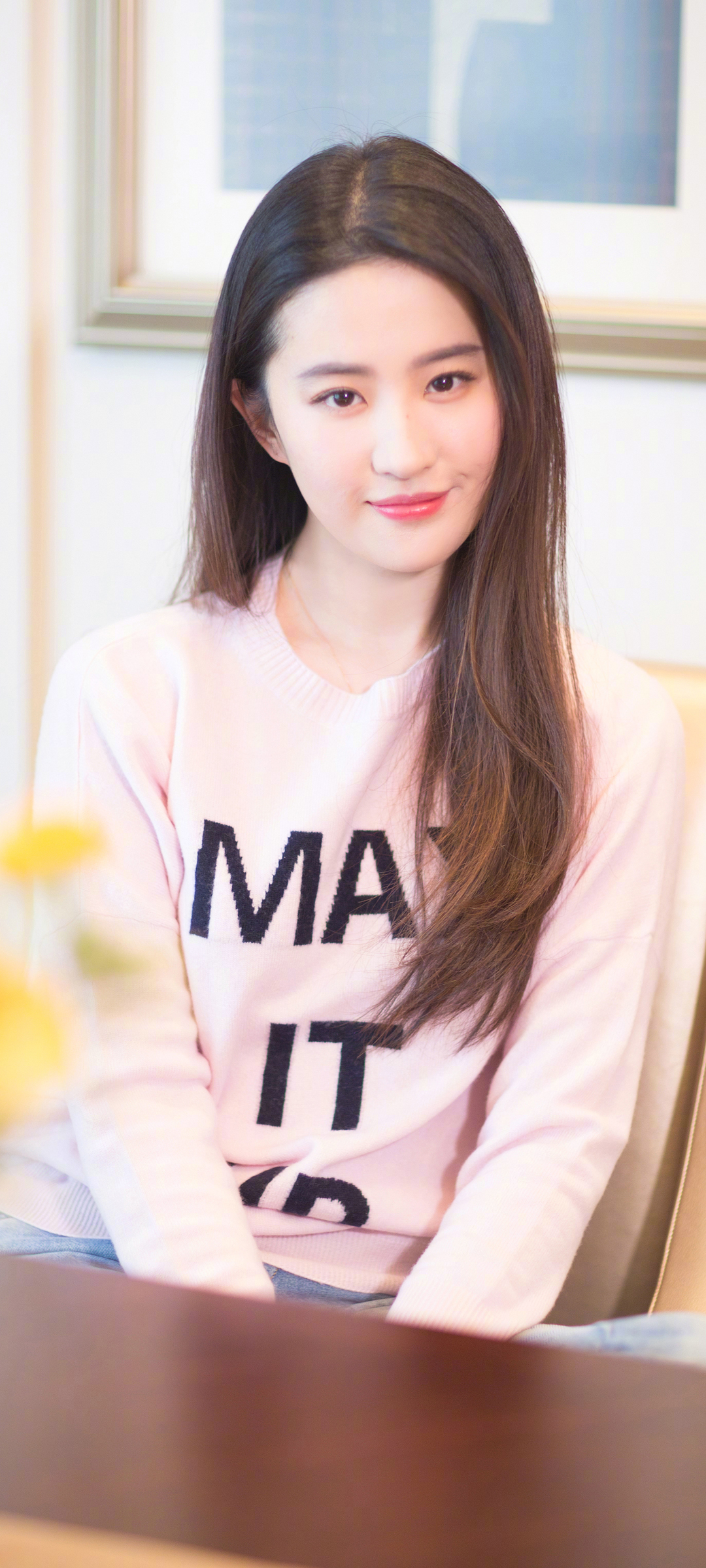 刘亦菲粉色衣服 清纯美女 高清全屏高清手机壁纸