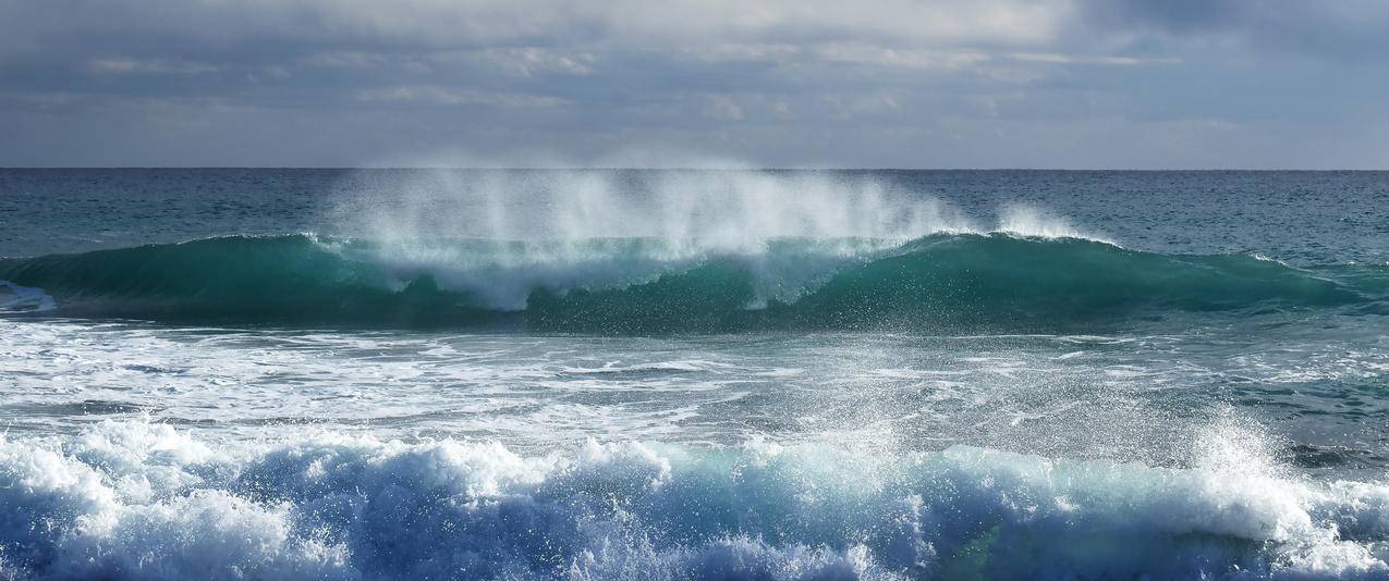 海浪 海边 5k 高清壁纸 桌面