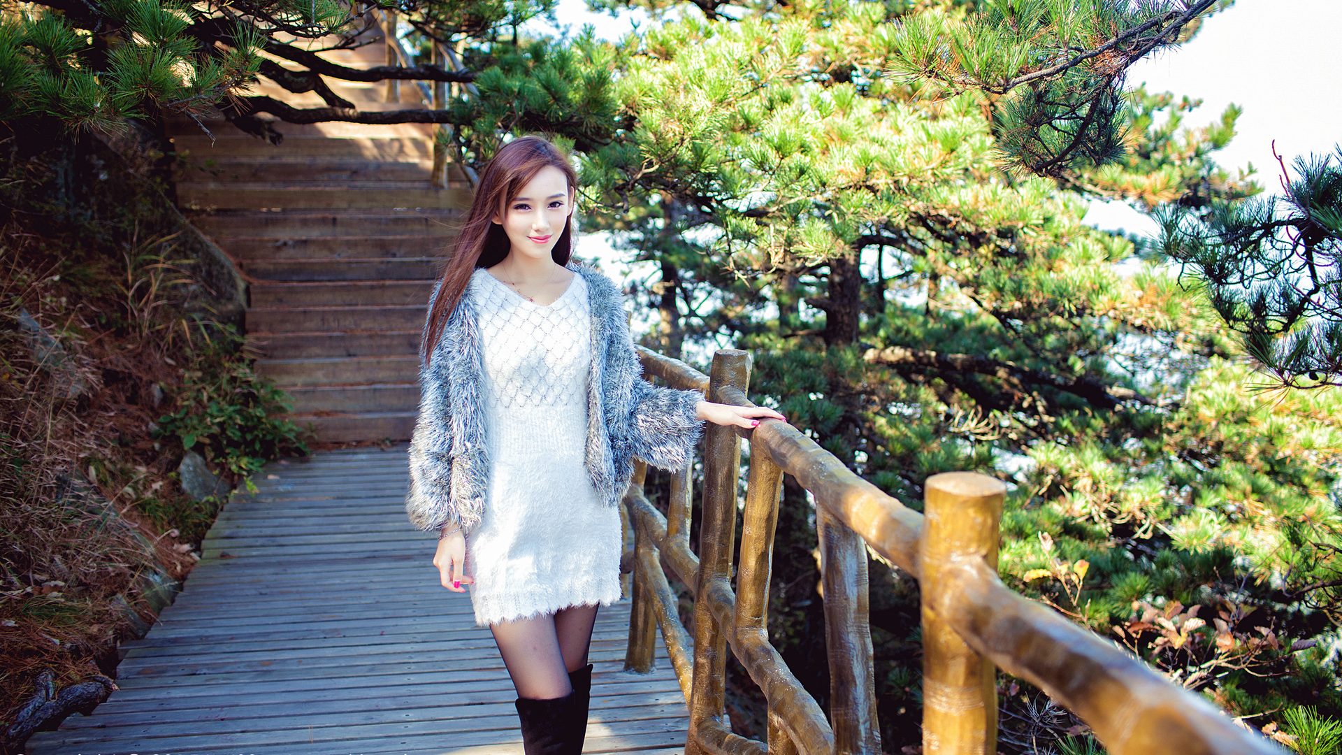 李玉洁Daisy 武汉大别山薄刀峰旅拍桌面高清壁纸
