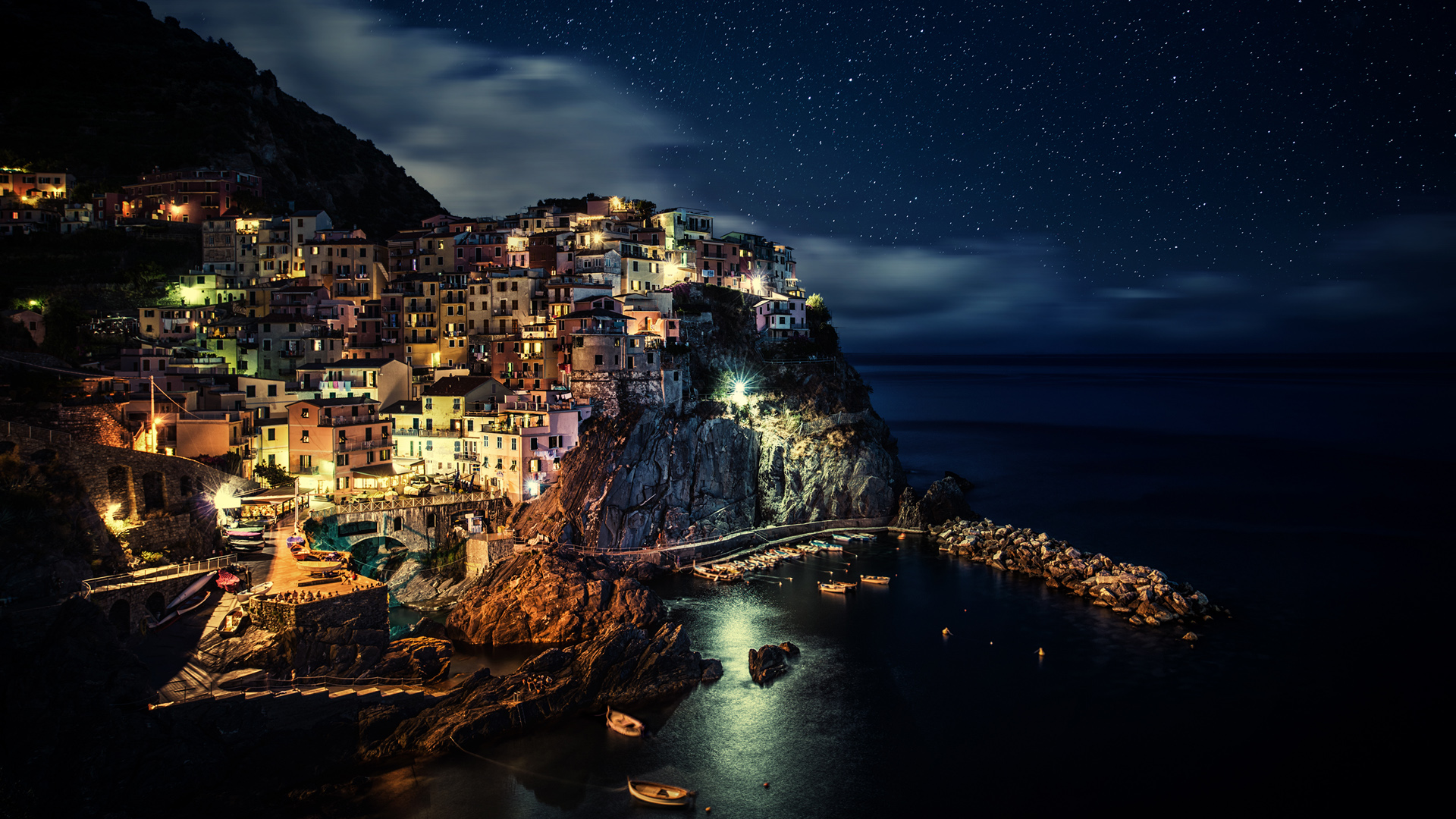马纳罗拉,夜晚,海边风景桌面高清壁纸