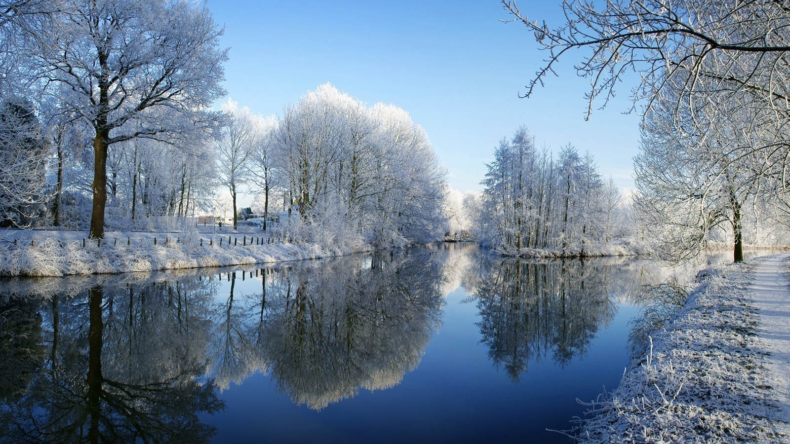 冬天雪景桌面高清壁纸