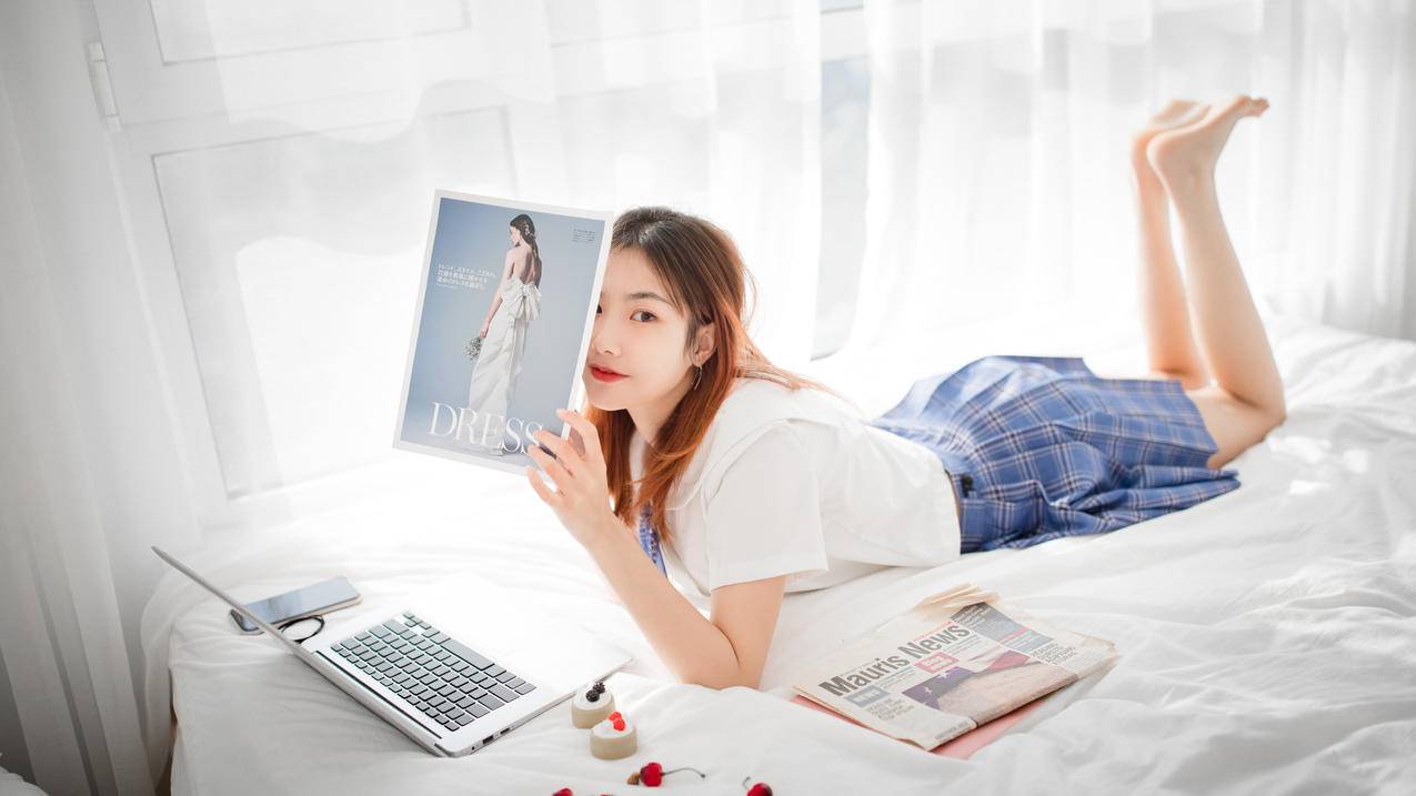床 美女 杂志 电脑 手机 报子 4k美女高清壁纸