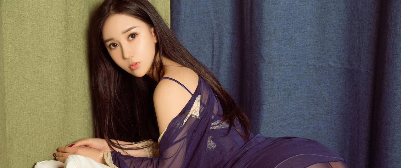 赵佳琪美女带鱼屏高清壁纸